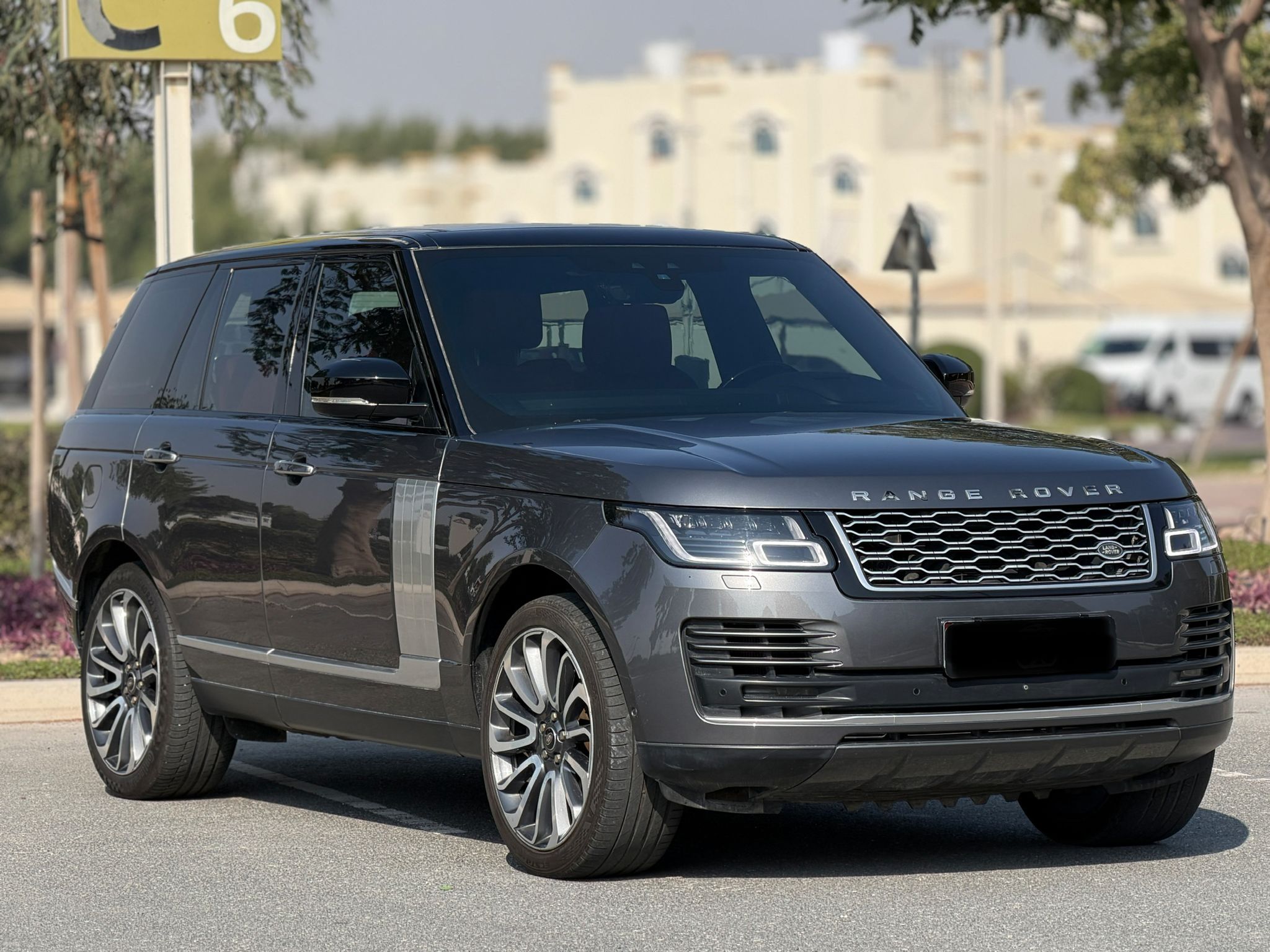 Land Rover Range Rover Vogue SE SuperCharged 2019 - Image 3