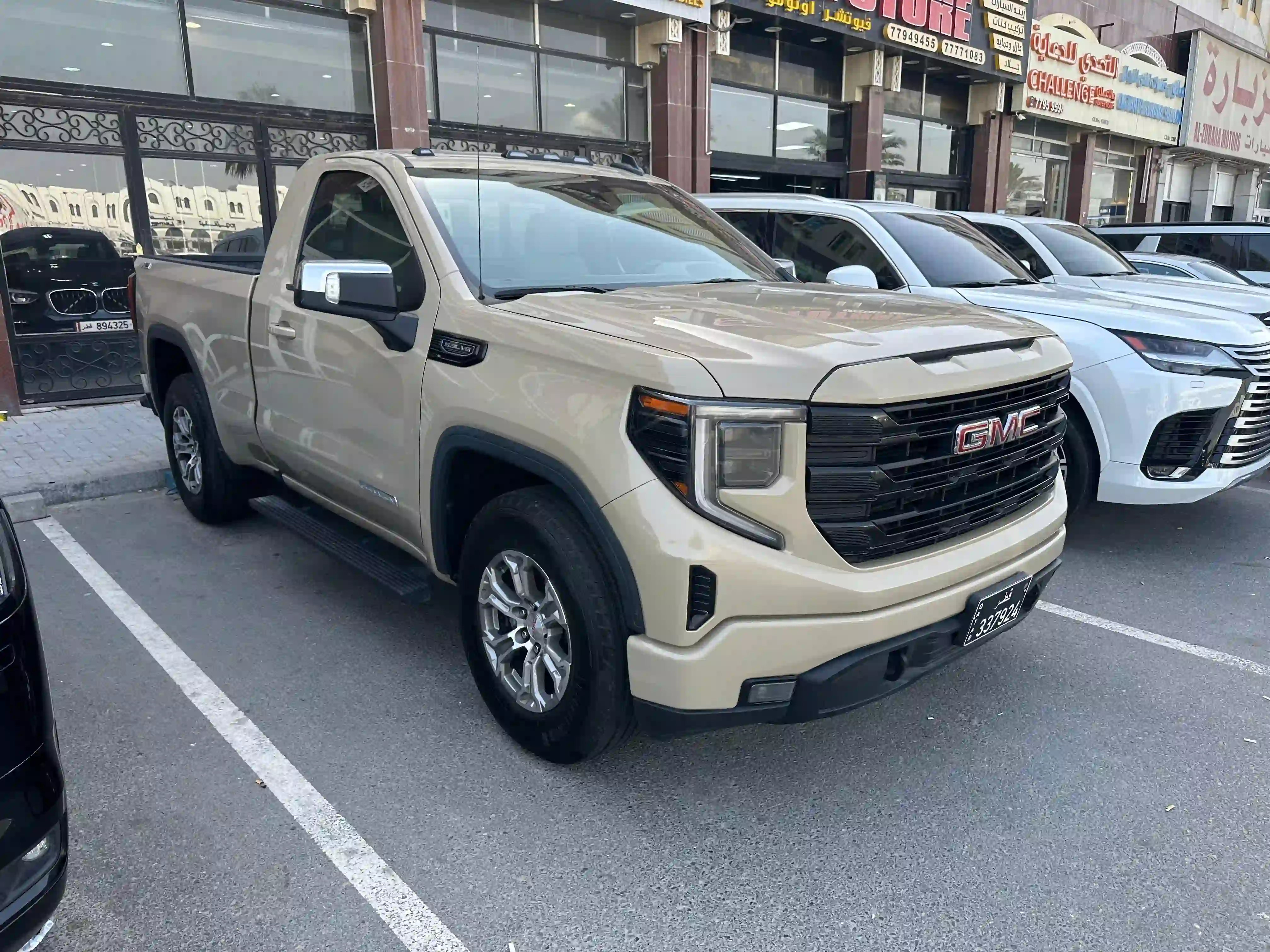 GMC Sierra Elevation  2023 - Image 2