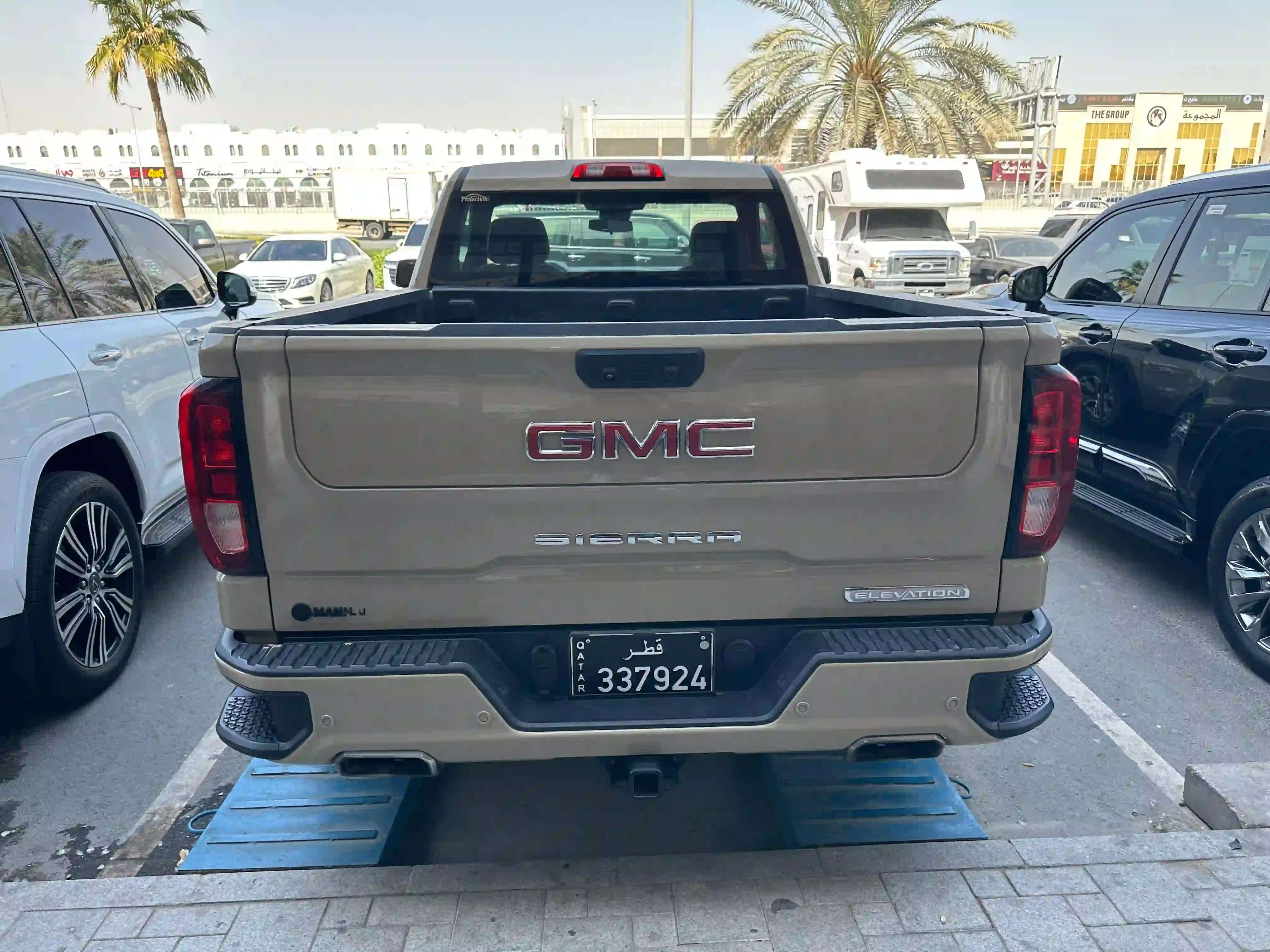 GMC Sierra Elevation  2023 - Image 4