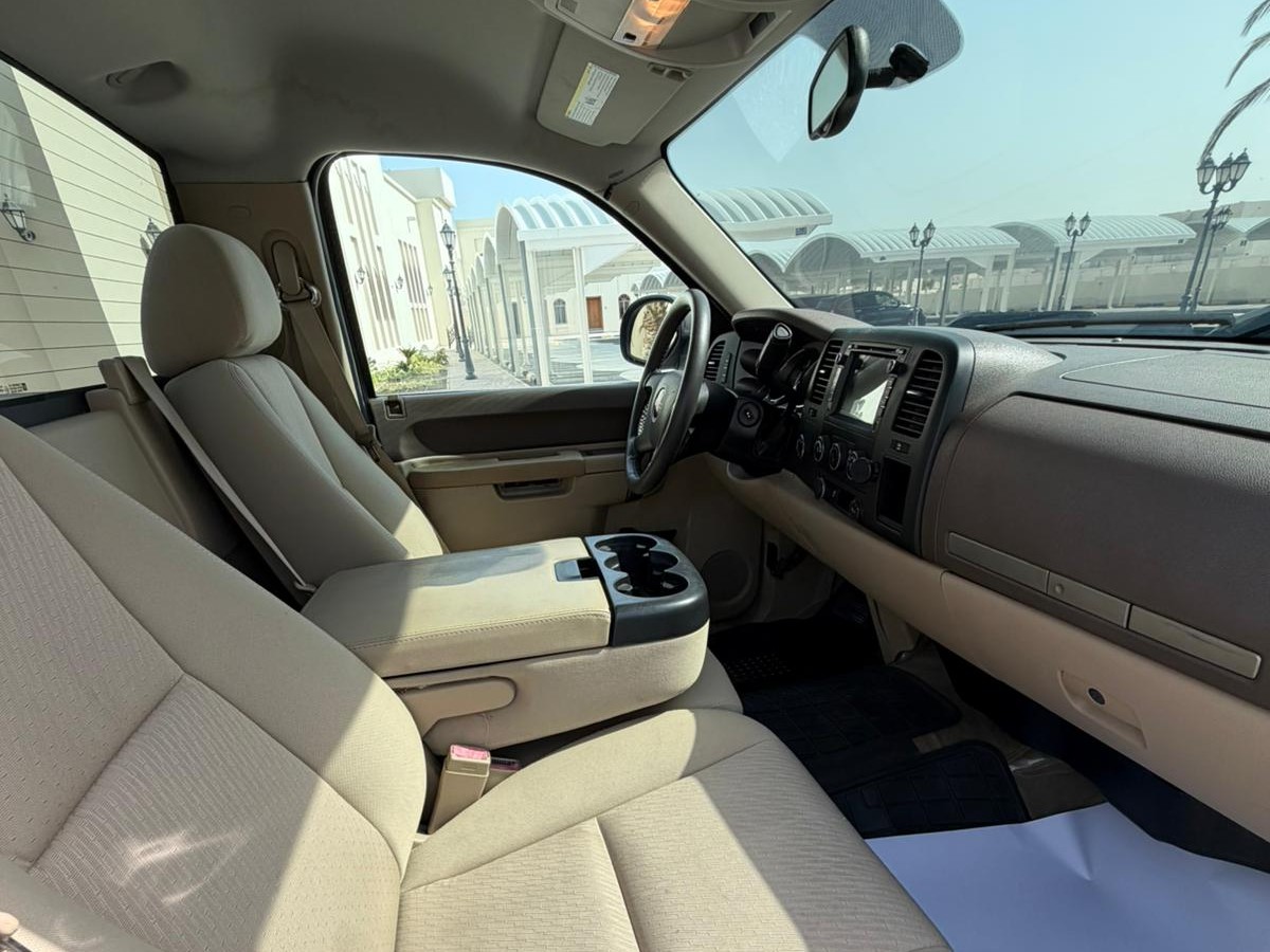 GMC Sierra SLE 2013 - Image 2