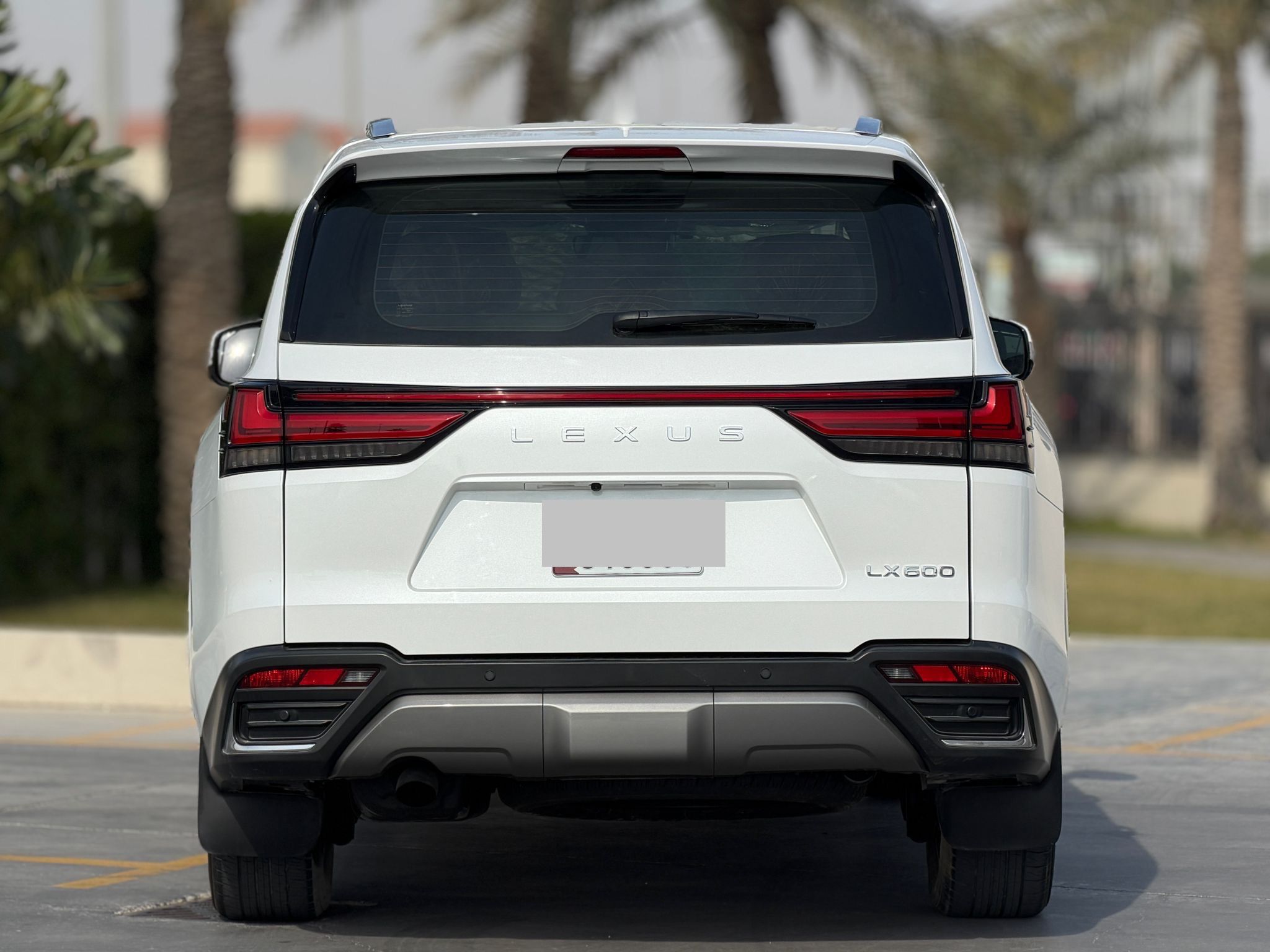 Lexus LX 600 Luxury  2024 - Image 3