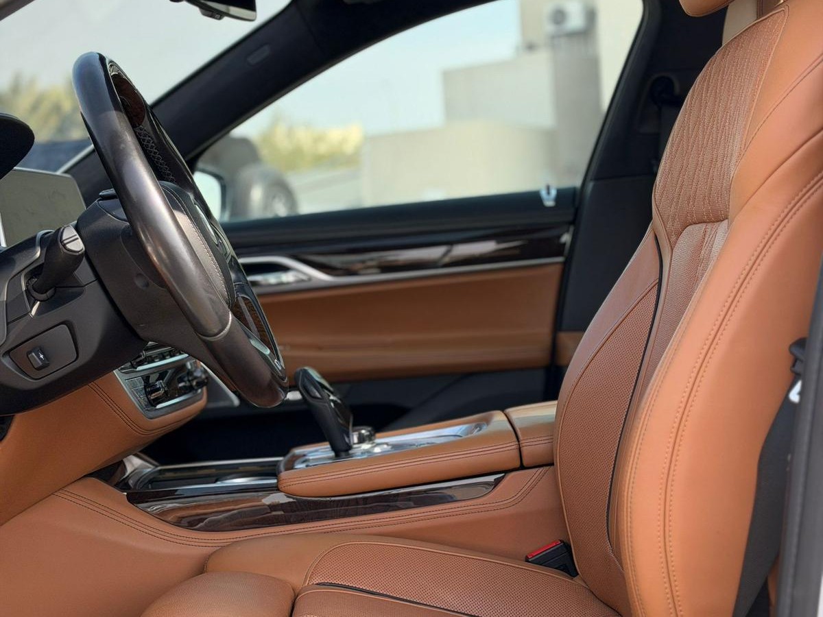 BMW 7-Series 750 Li 2016 - Image 2
