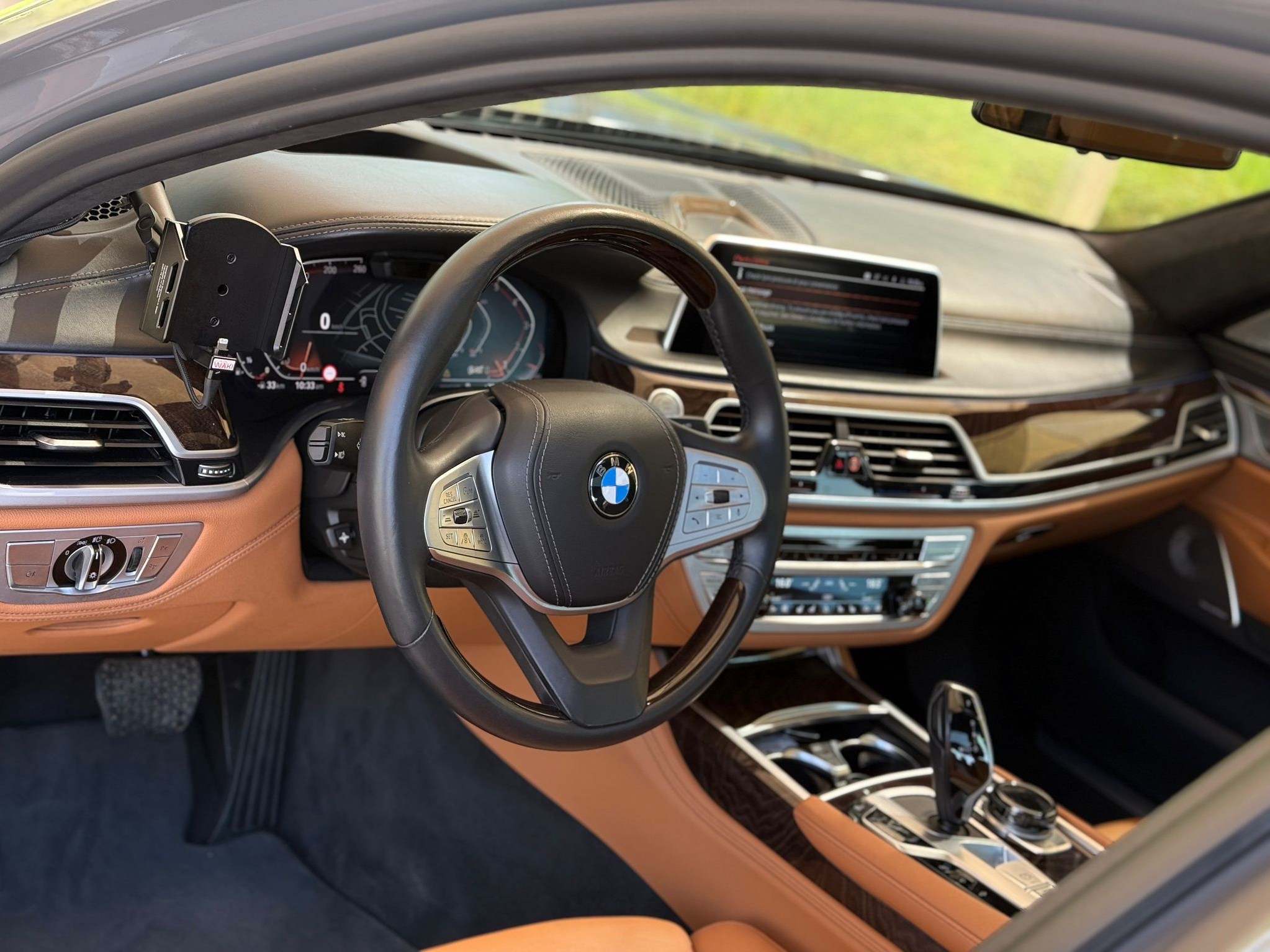 BMW 7-Series 750 Li 2021 - Image 3