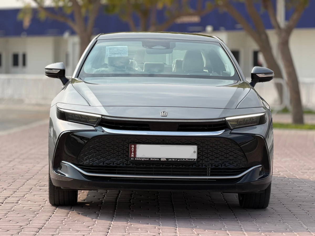 Toyota Crown hybrid 2023