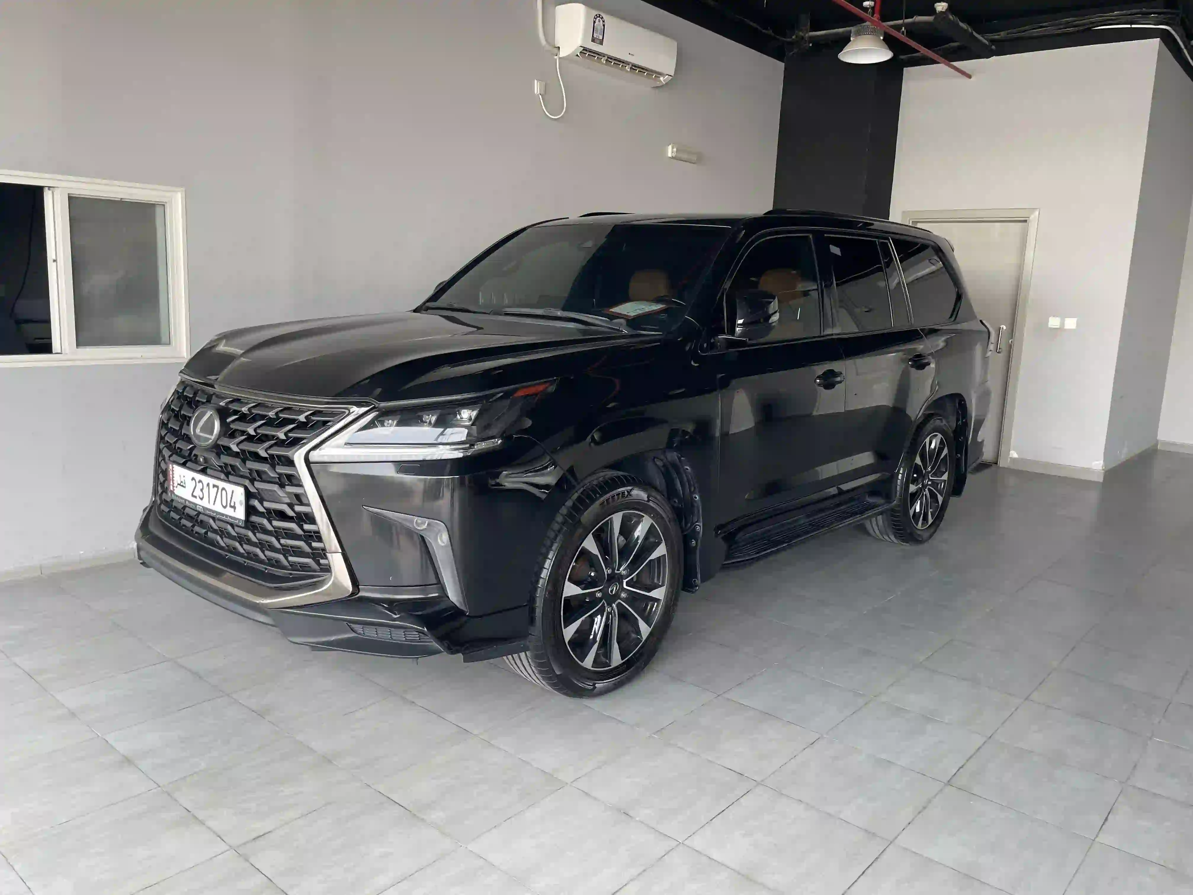 Lexus LX 570 S 2021 - Image 1