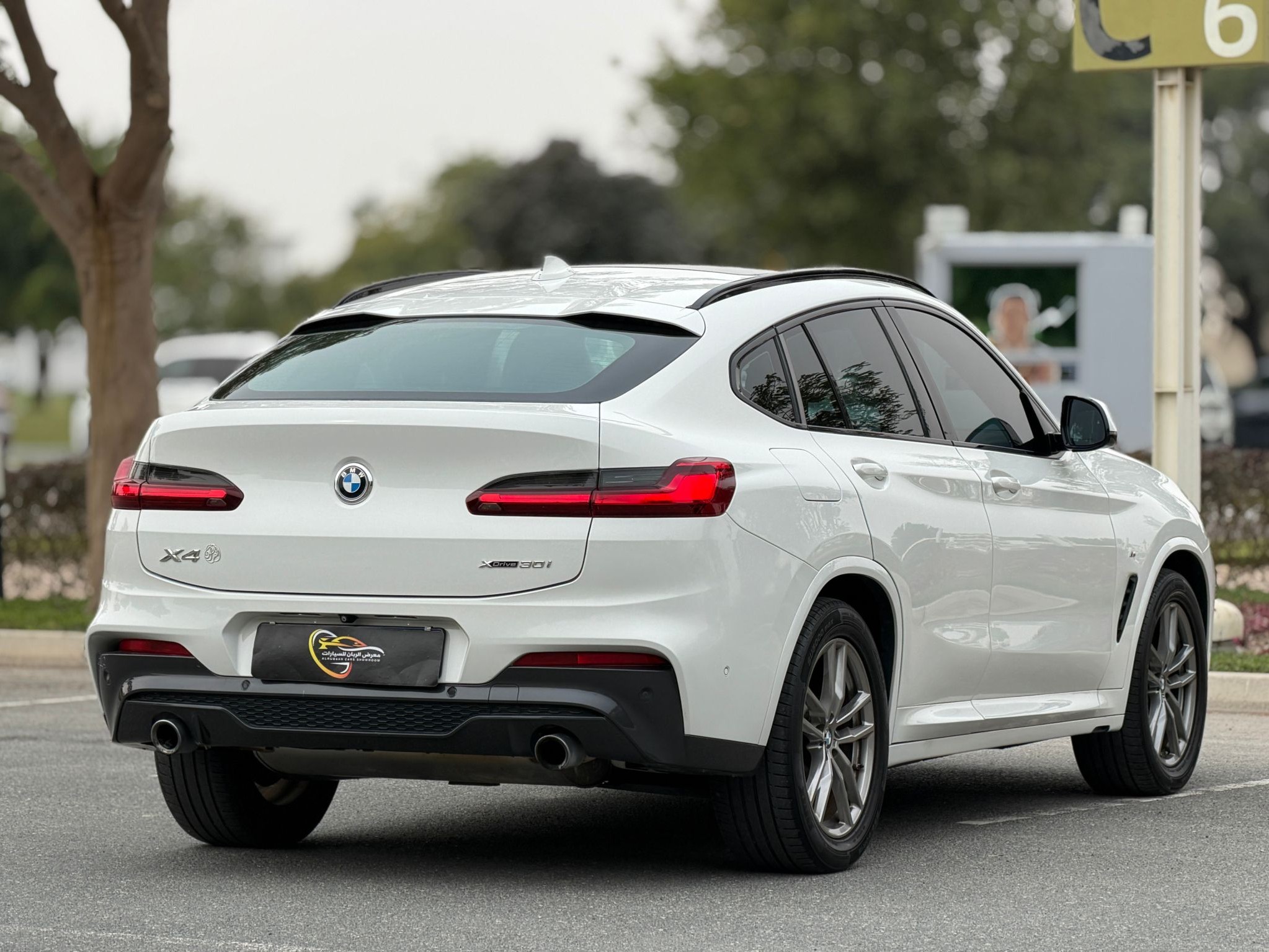 BMW X-Series X4 M 2019 - Image 4