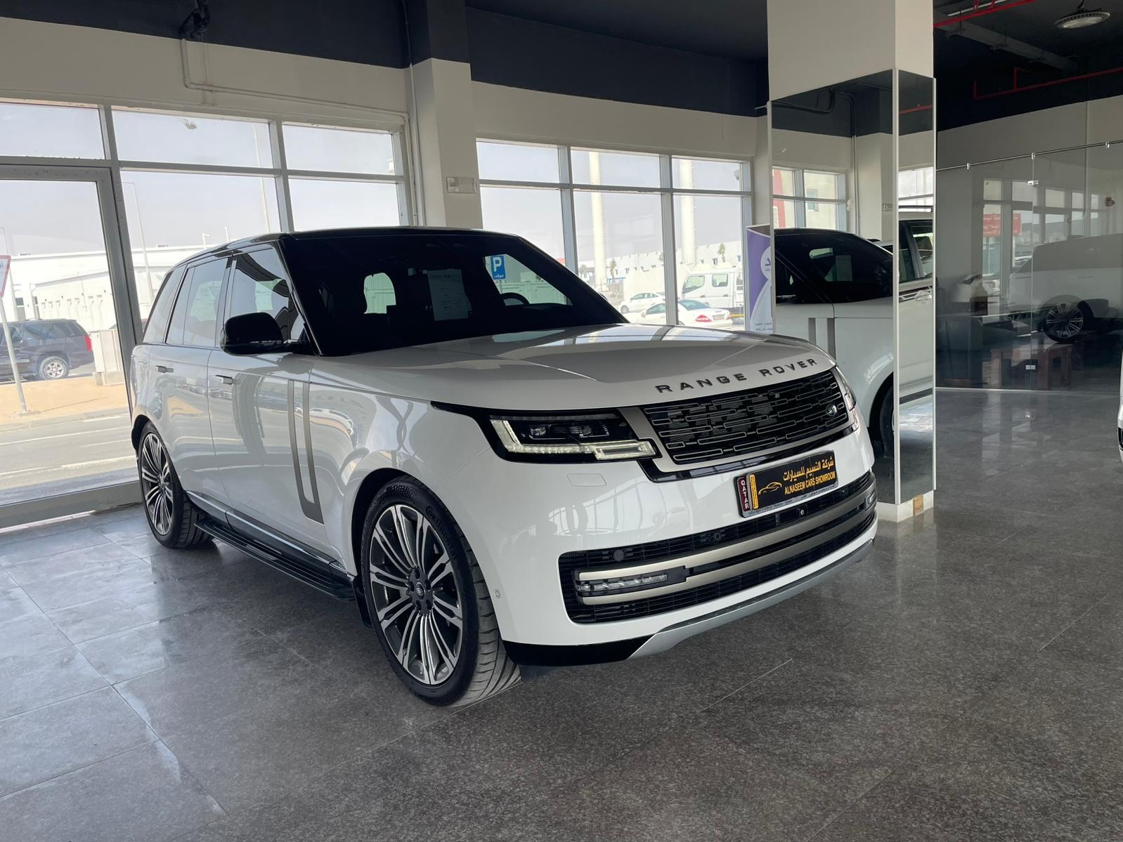 Land Rover Range Rover Velar  HSE  2023 - Image 1