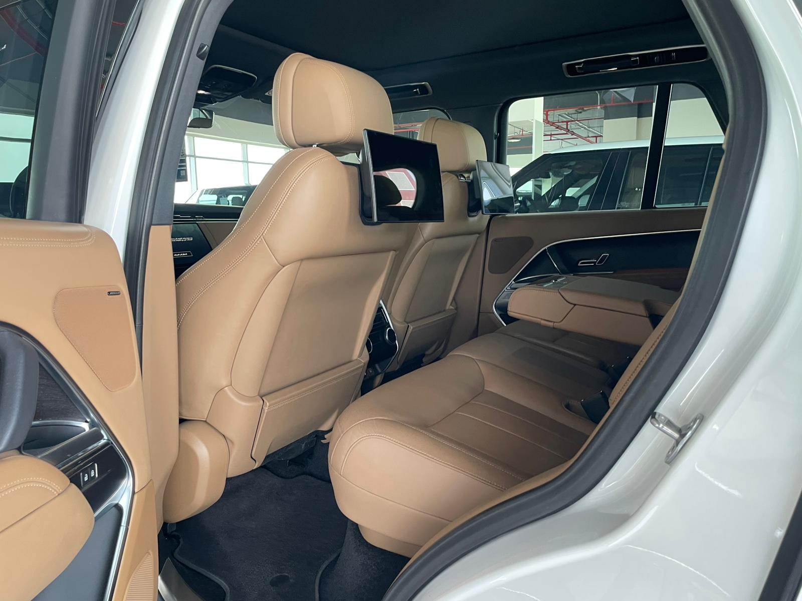 Land Rover Range Rover Velar  HSE  2023 - Image 3