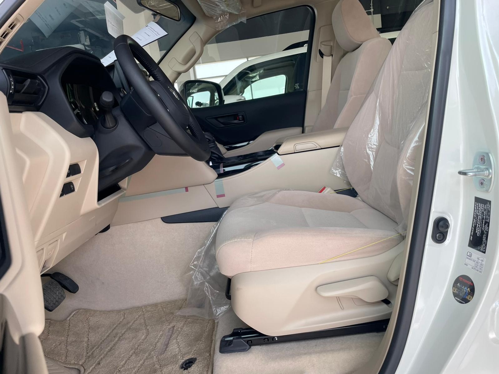 Toyota Land Cruiser GXR Grand Touring 2023 - Image 3