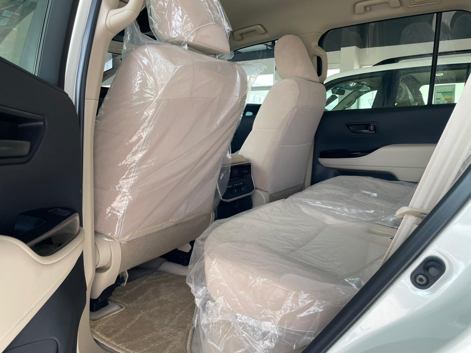Toyota Land Cruiser GXR Grand Touring 2023 - Image 4