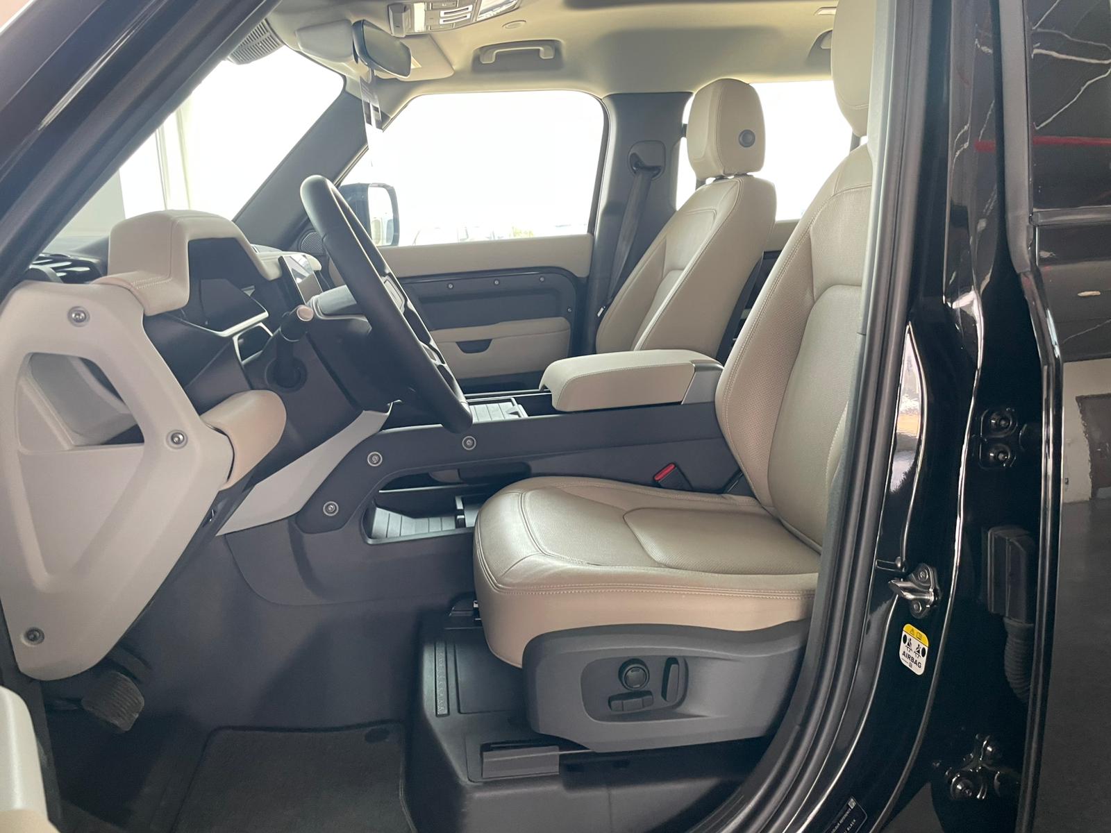 Land Rover Defender 110 SE 2023 - Image 2