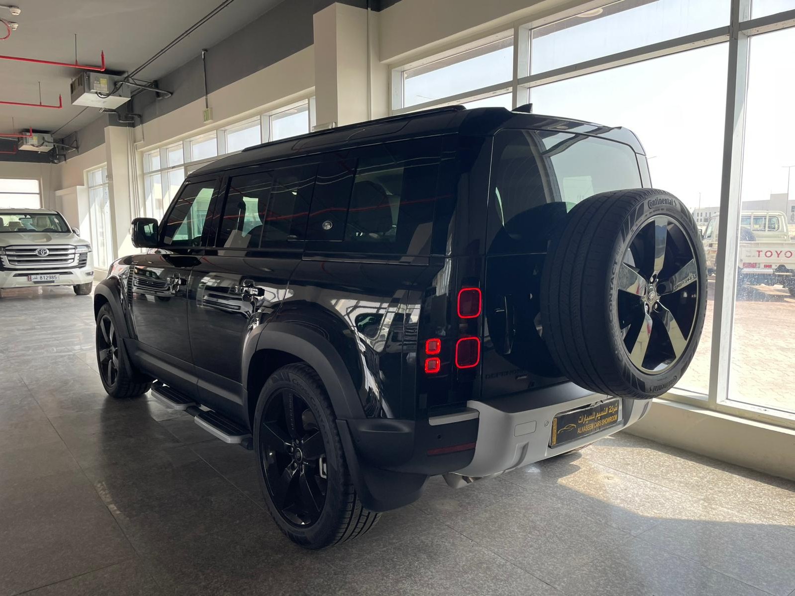 Land Rover Defender 110 SE 2023 - Image 4