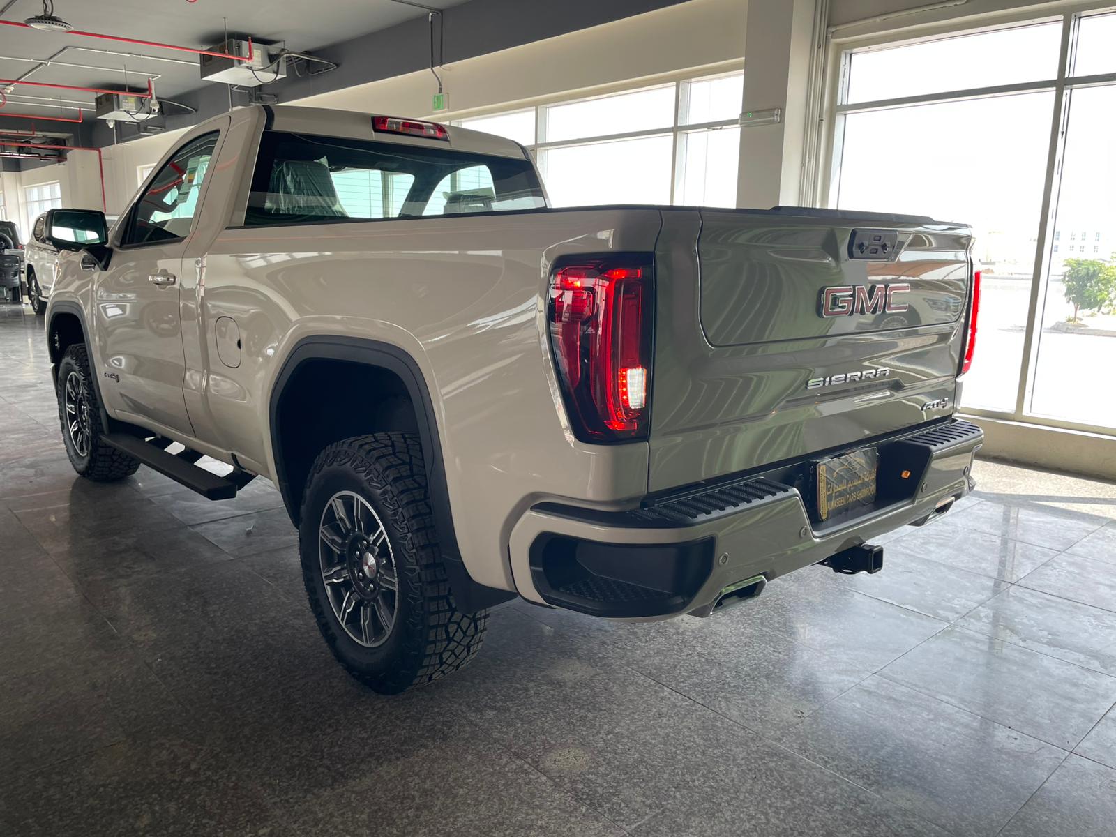 GMC Sierra AT4 2026 - Image 2