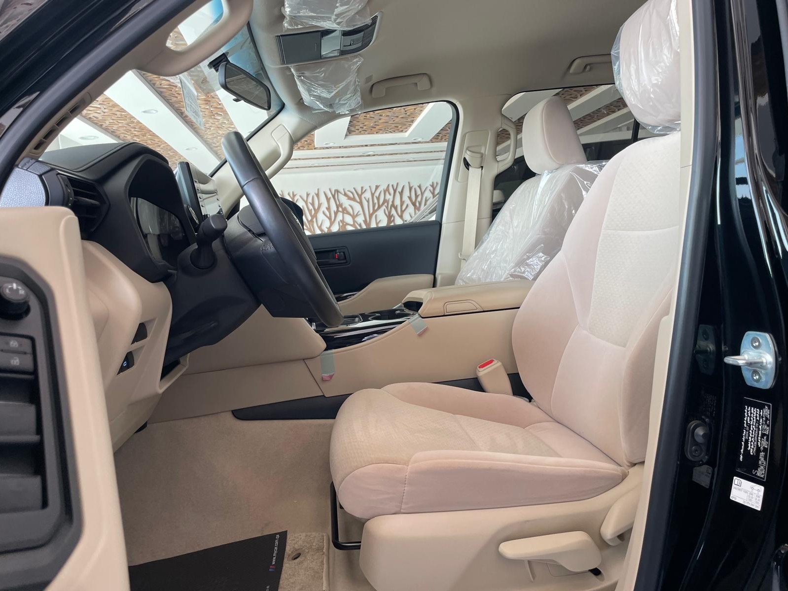 Toyota Land Cruiser GX 2024 - Image 4