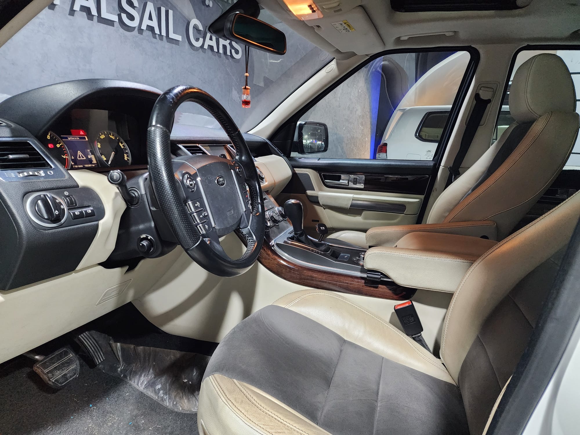 Land Rover Range Rover Sport HSE 2011 - Image 2