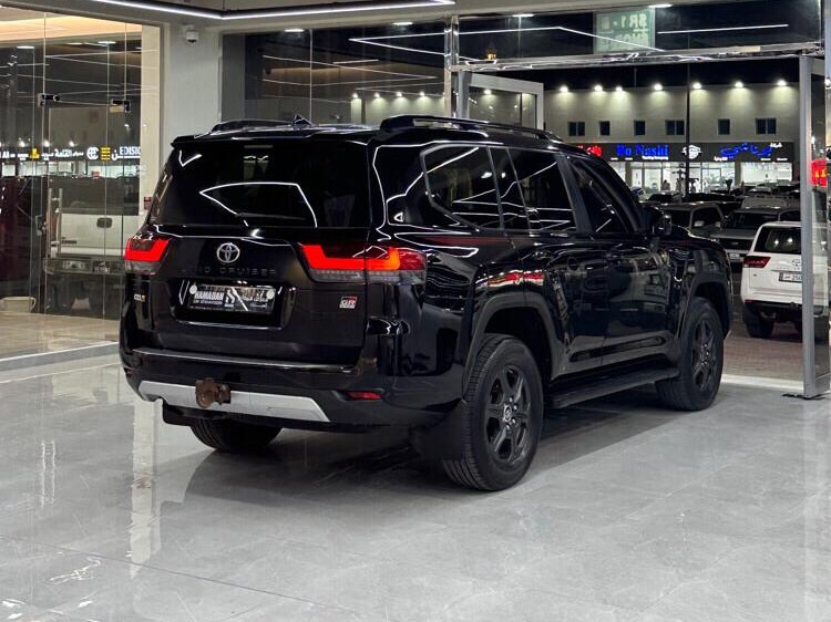 Toyota Land Cruiser GR TWIN TURBO 2022 - Image 3