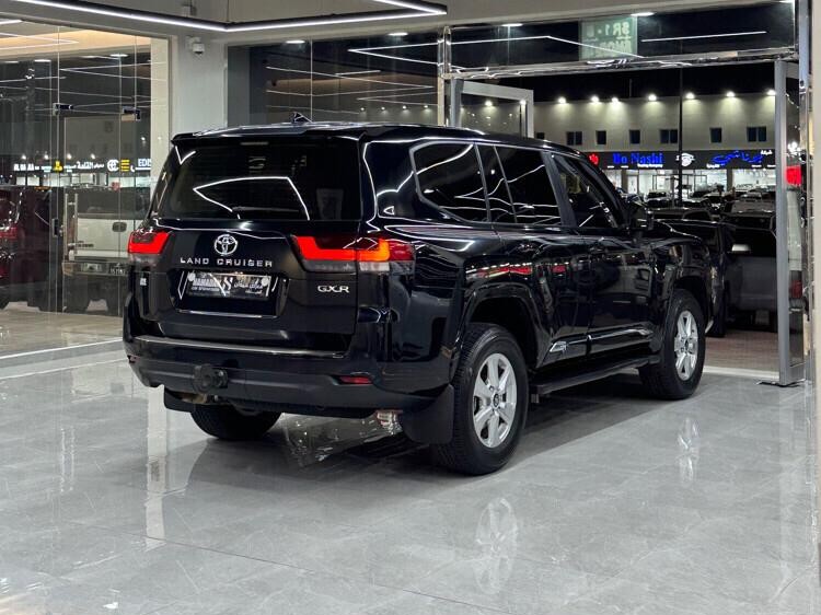 Toyota Land Cruiser GX.R 2024 - Image 3