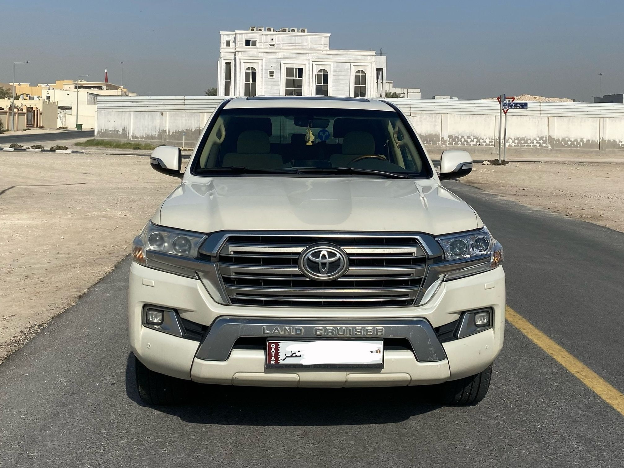 Toyota Land Cruiser GXR v8 2016