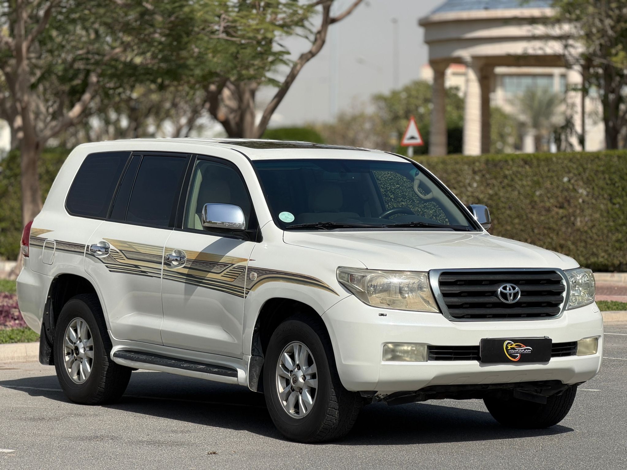 Toyota Land Cruiser GXR v8 2009 - Image 2