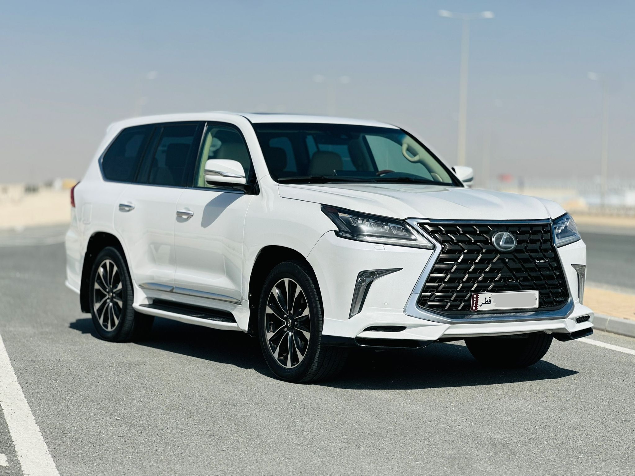 Lexus LX 570 S 2016 - Image 3
