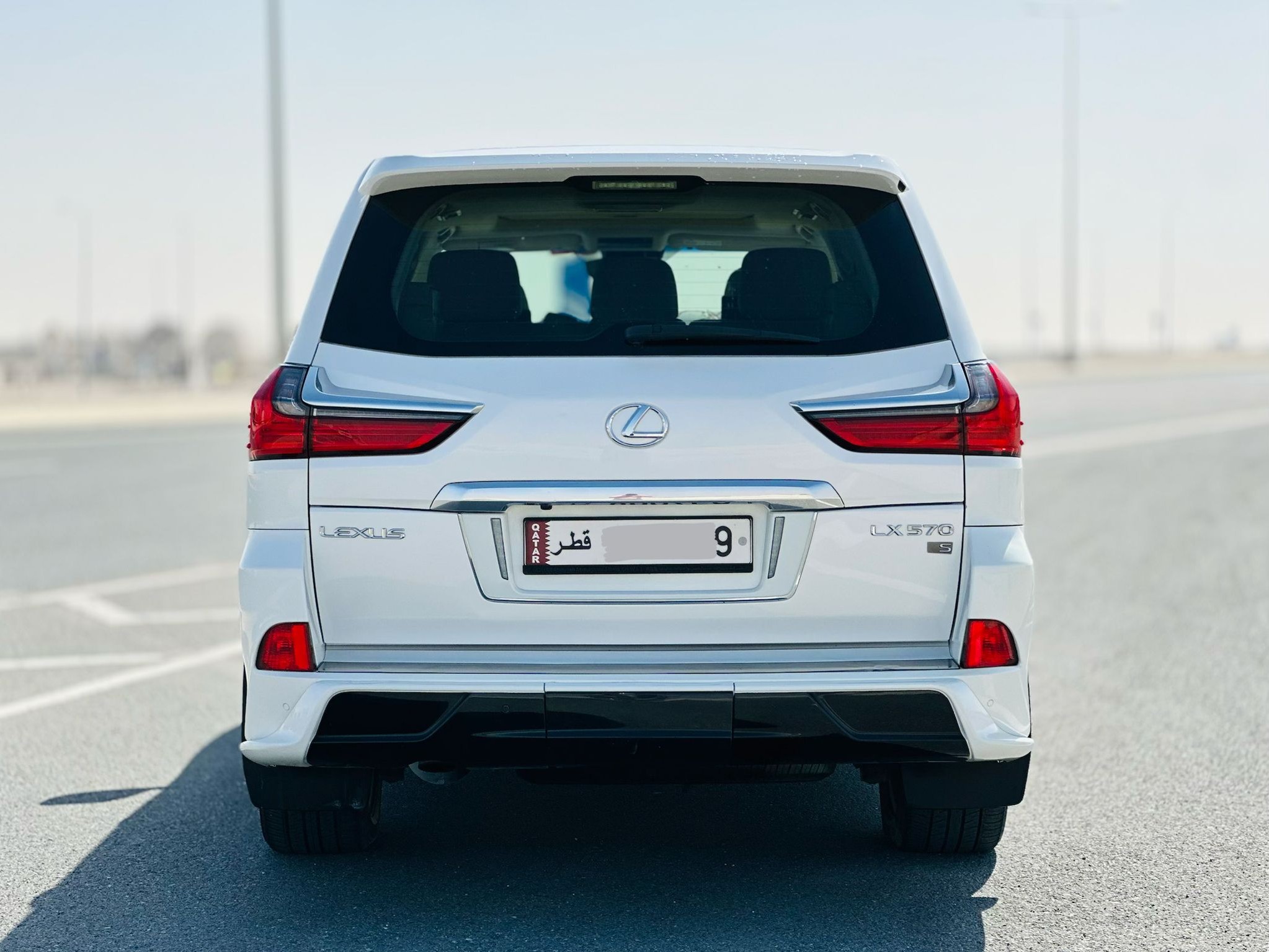 Lexus LX 570 S 2016 - Image 4