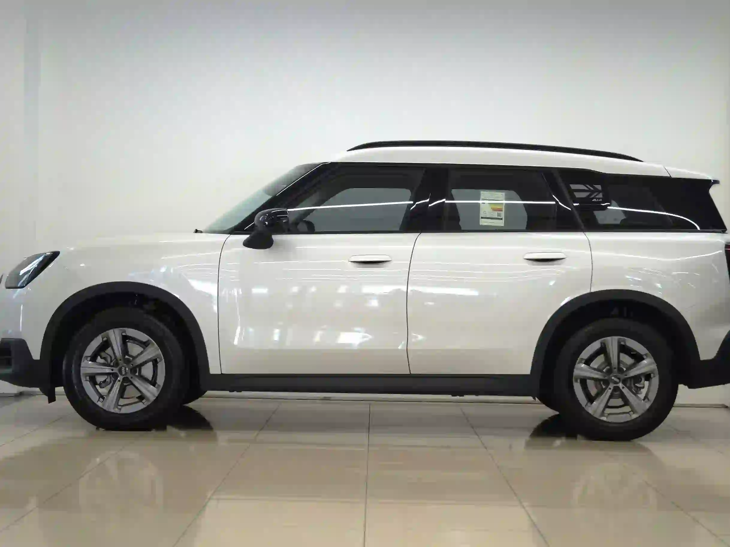 Mini Cooper Clubman S 2024 - Image 2
