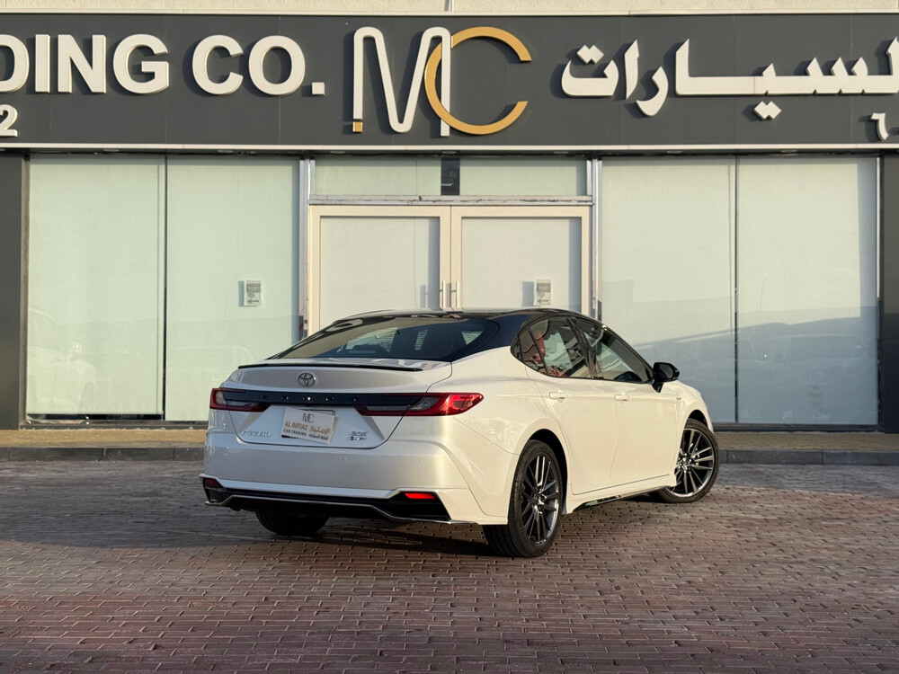 Toyota Camry 2025 - Image 4