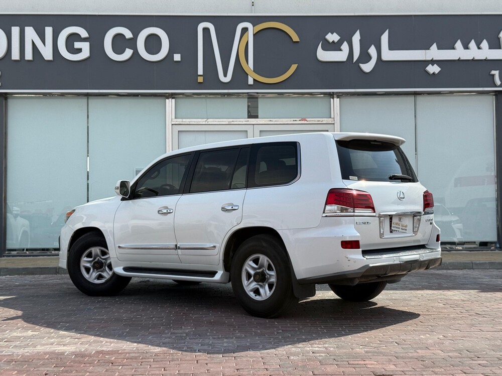 Lexus LX 570 S 2014 - Image 4