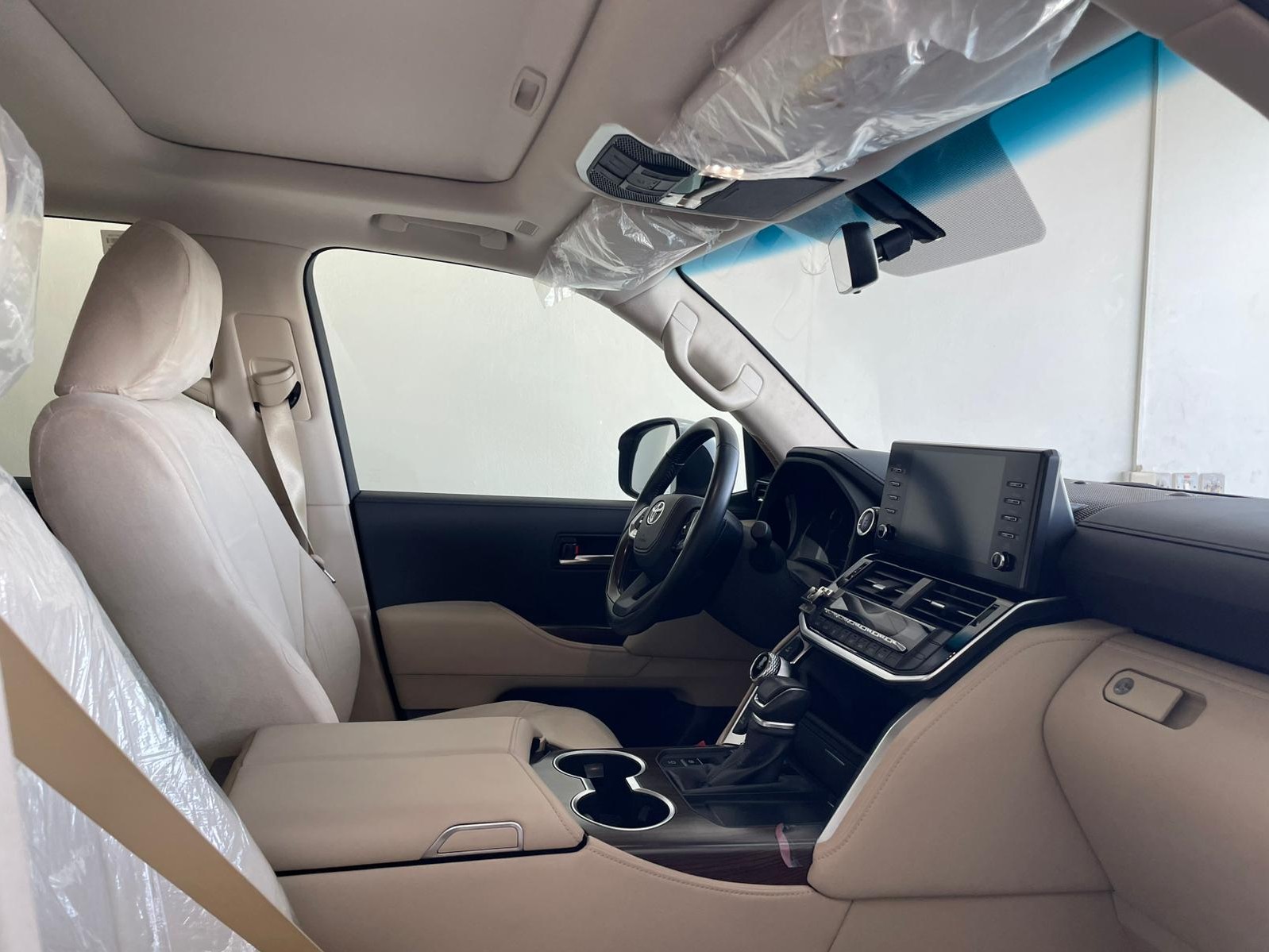Toyota Land Cruiser GX.R 2024 - Image 2