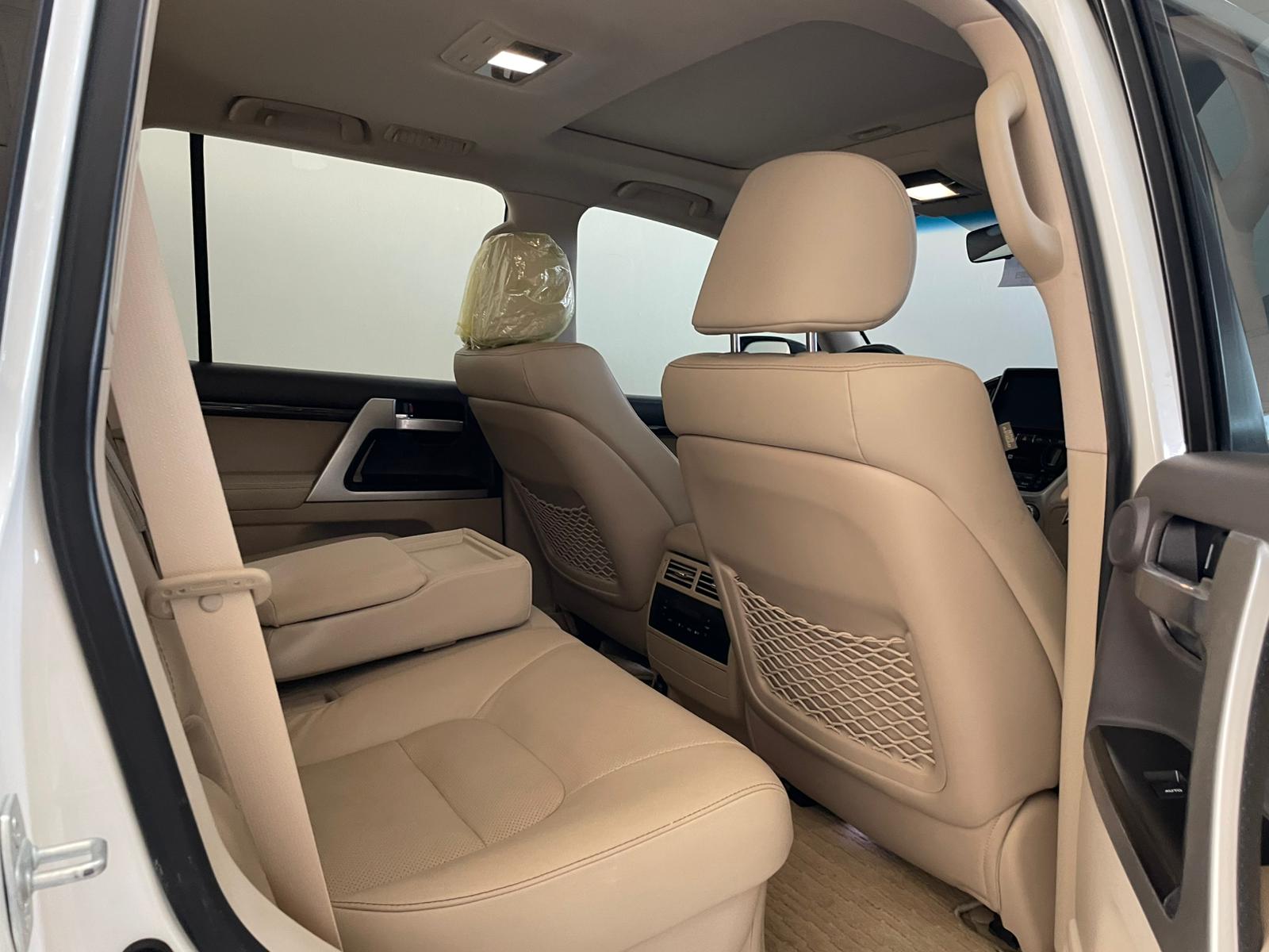 Toyota Land Cruiser VXR Grand Touring 2020 - Image 2