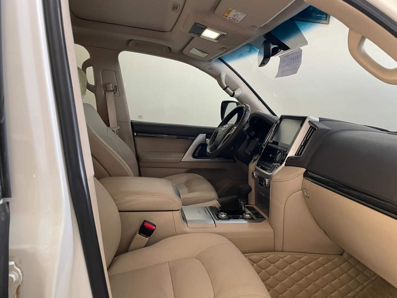 Toyota Land Cruiser VXR Grand Touring 2020 - Image 4