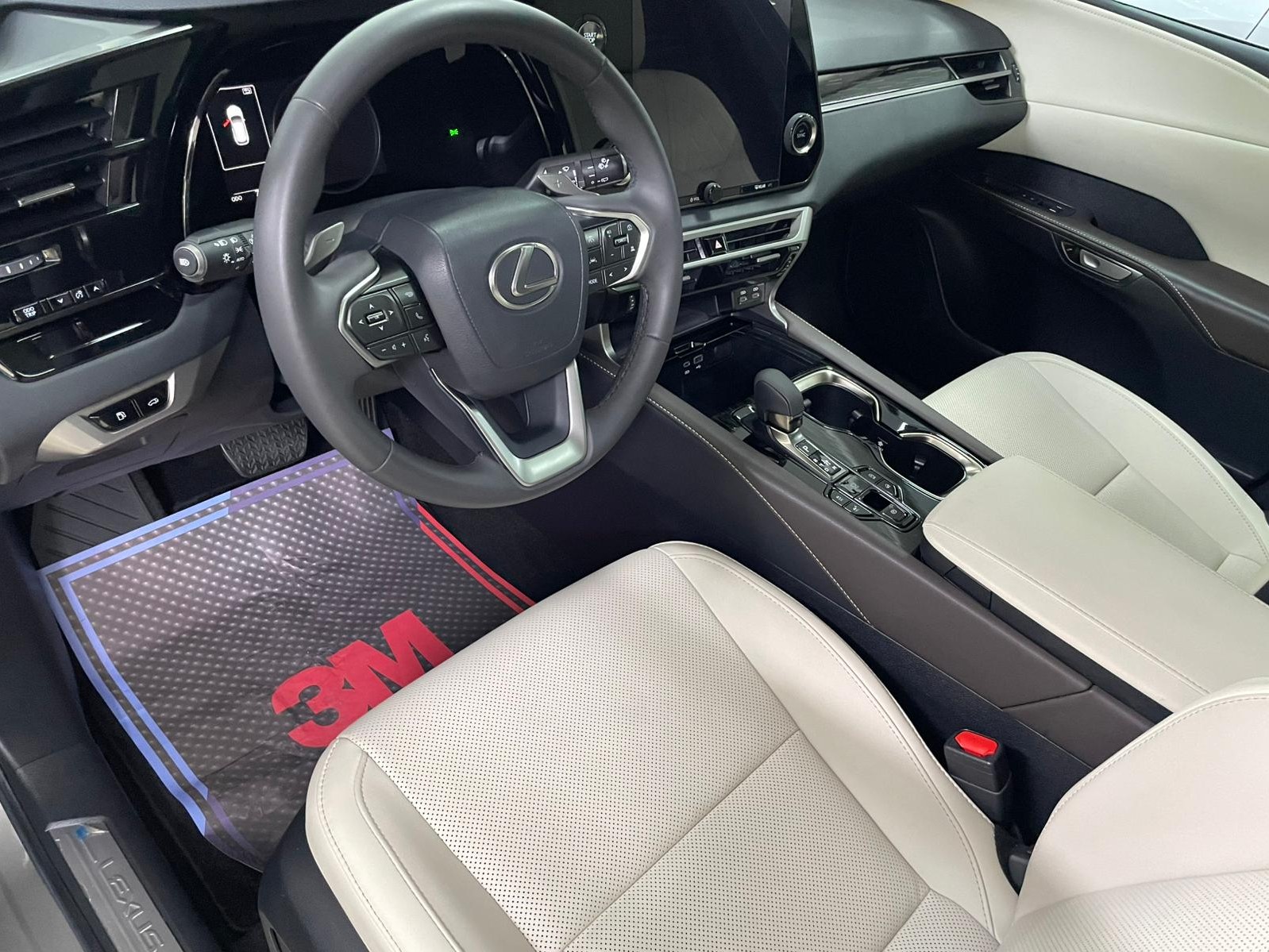 Lexus RX 350 2024 - Image 4