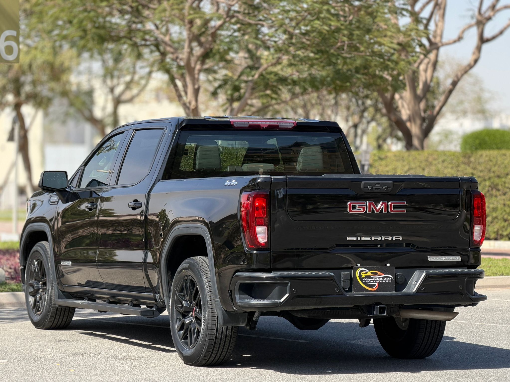 GMC Sierra Elevation  2023 - Image 4