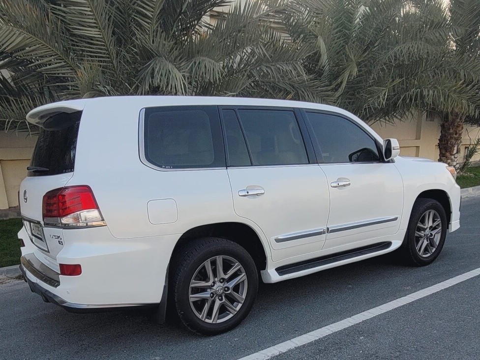 Lexus LX 570 S 2014 - Image 3