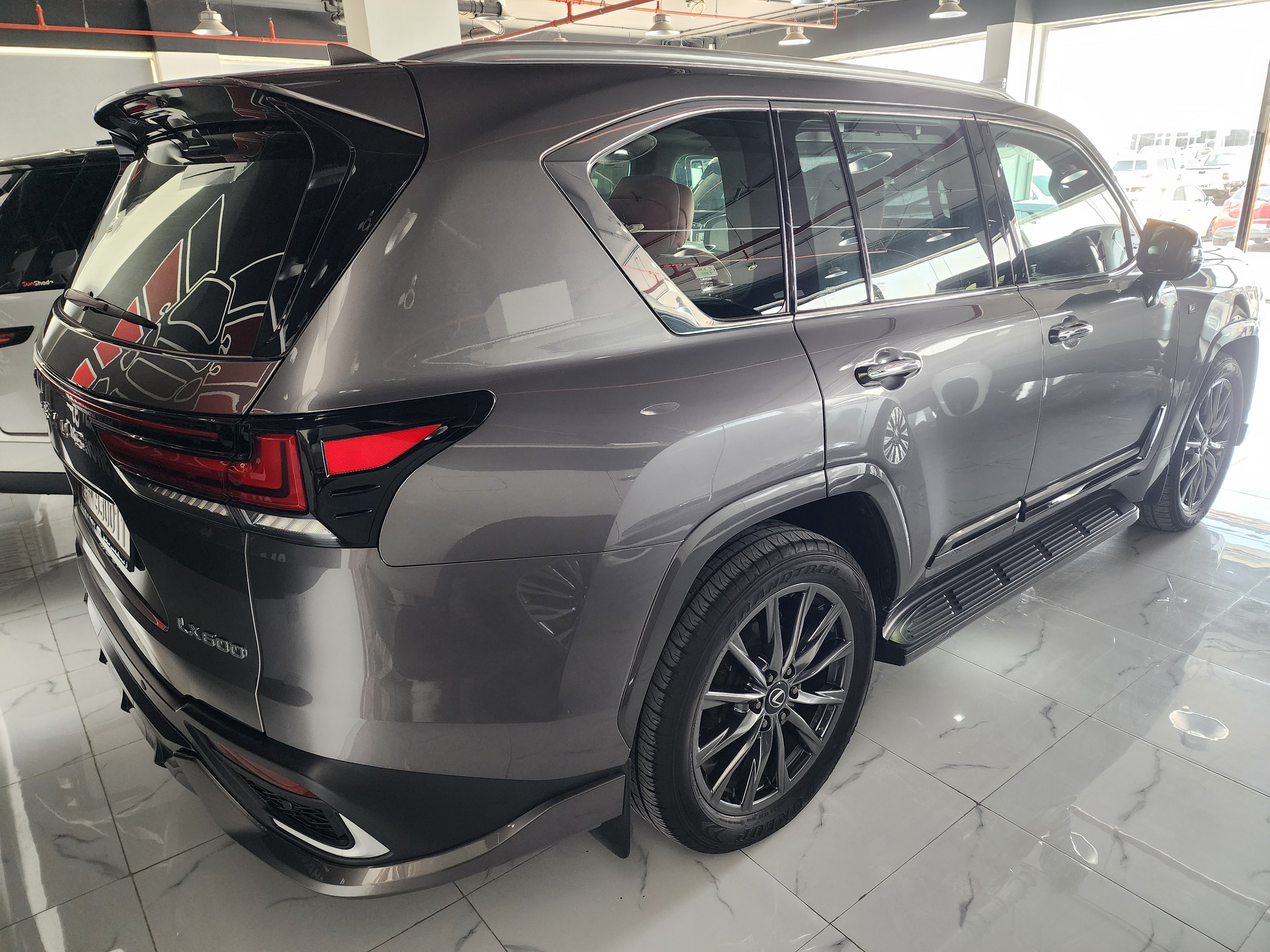 Lexus LX 600 - Image 2
