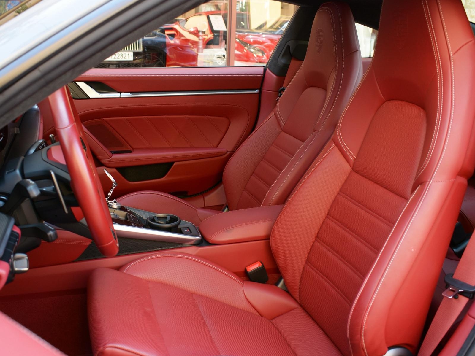 Porsche 911 Turbo  2024 - Image 4