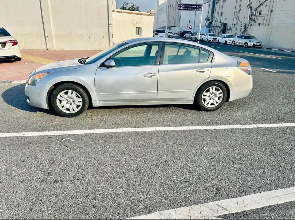 Nissan Altima 2009 - Image 2