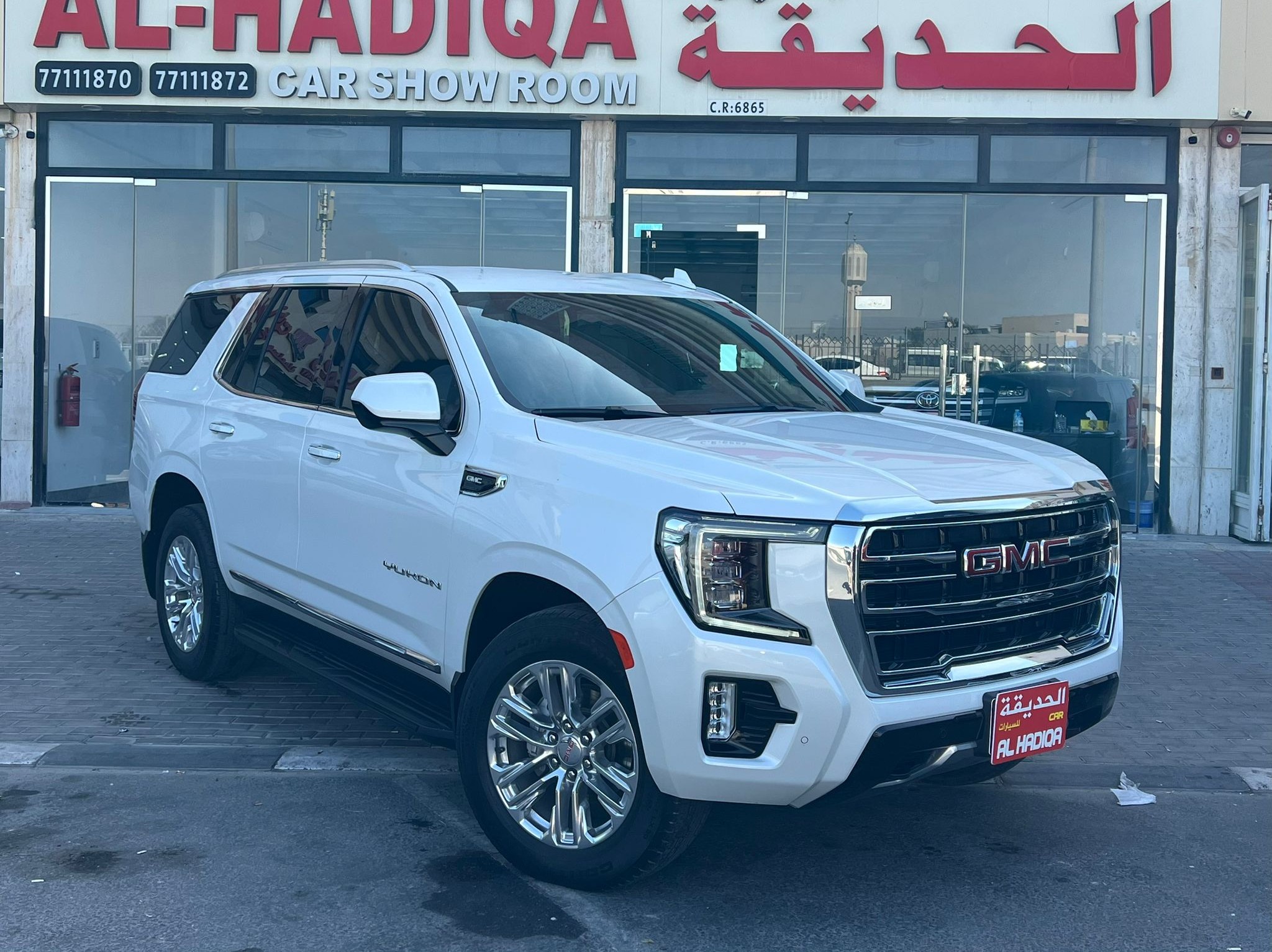 GMC Yukon SLT 2023 - Image 2