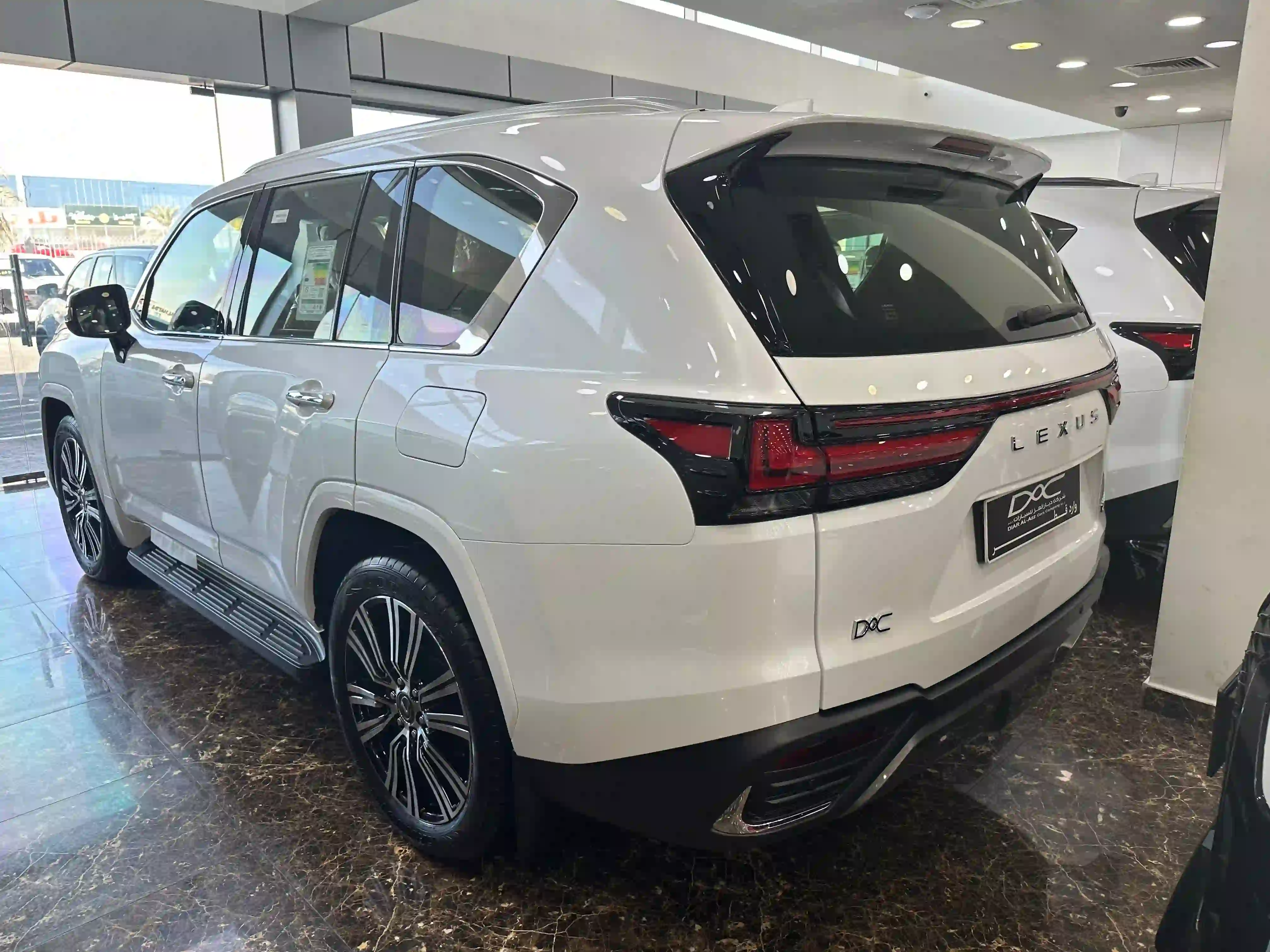 Lexus LX 600 Luxury  2026 - Image 4