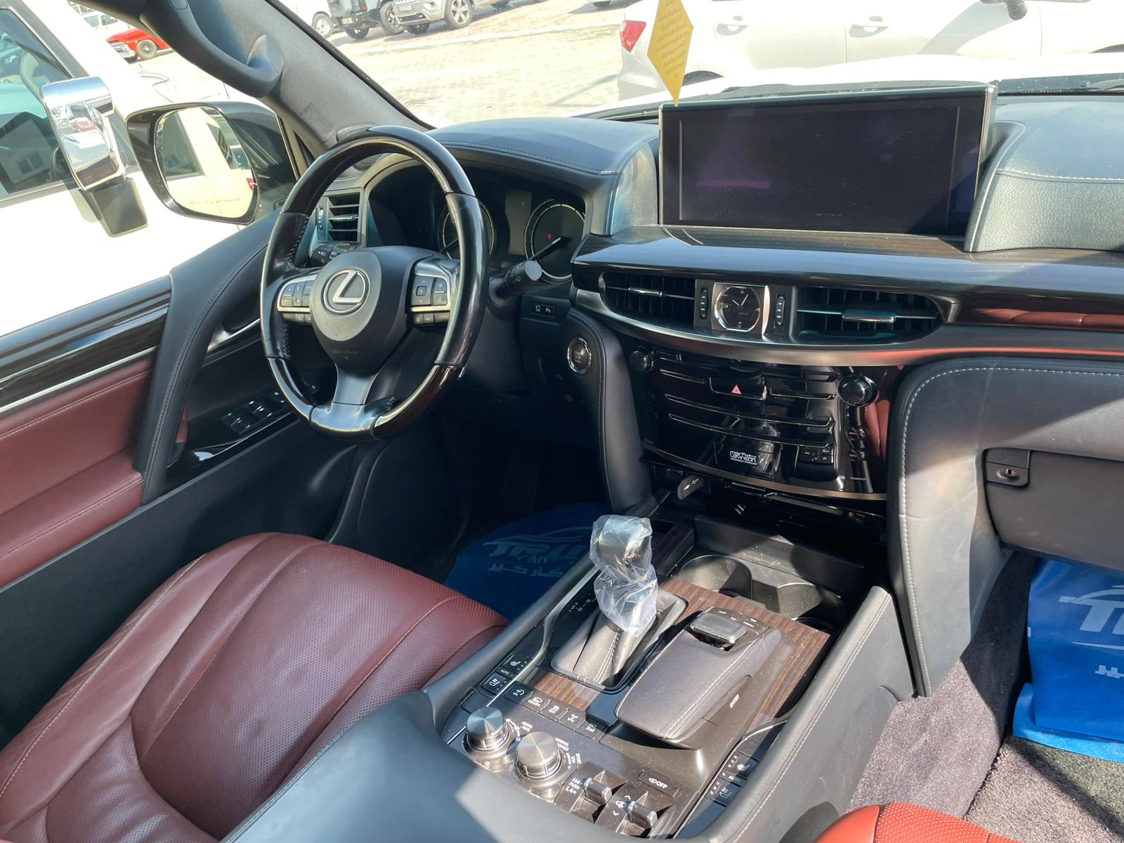Lexus LX 570 S 2016 - Image 2