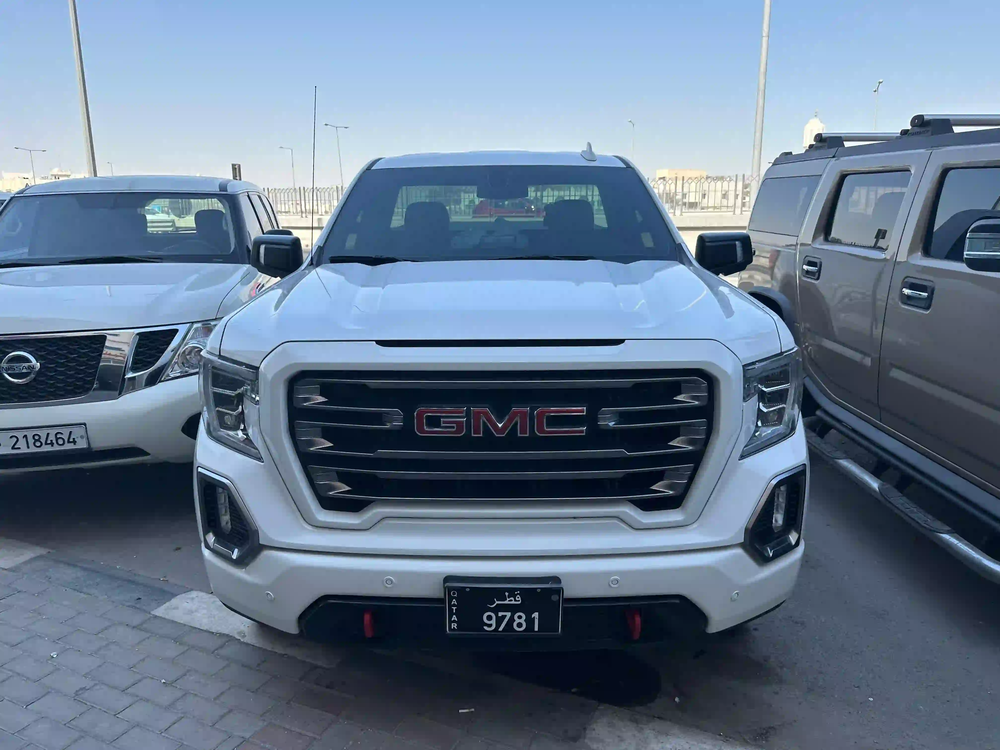 GMC Sierra AT4 2020 - Image 2