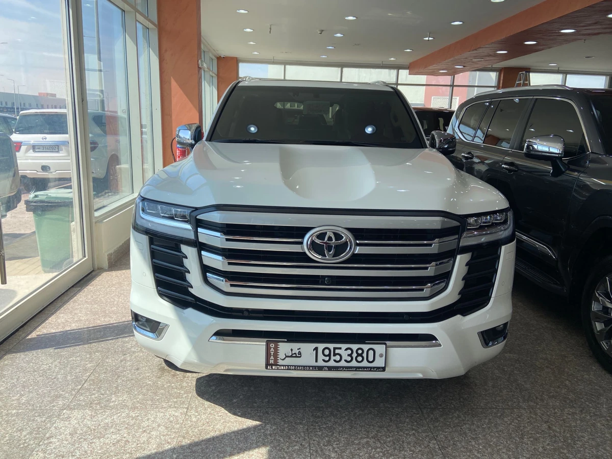 Toyota Land Cruiser VX 2025