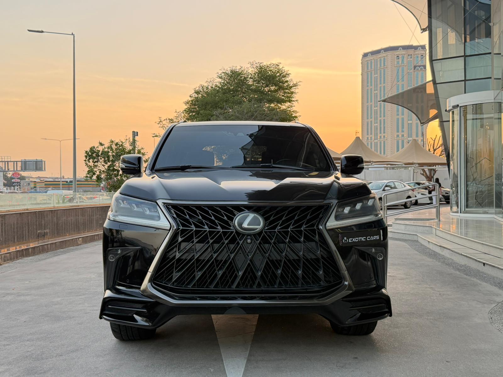 Lexus LX 570 S Black Edition 2019 - Image 2