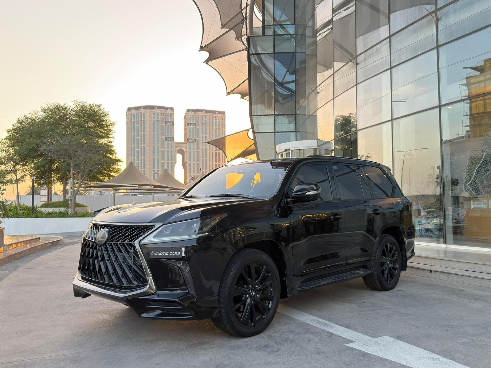 Lexus LX 570 S Black Edition 2019 - Image 3