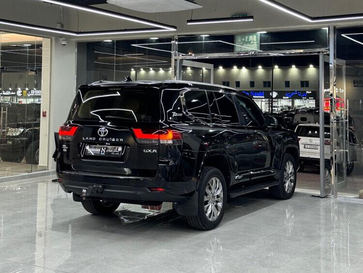 Toyota Land Cruiser GX.R 2022 - Image 2