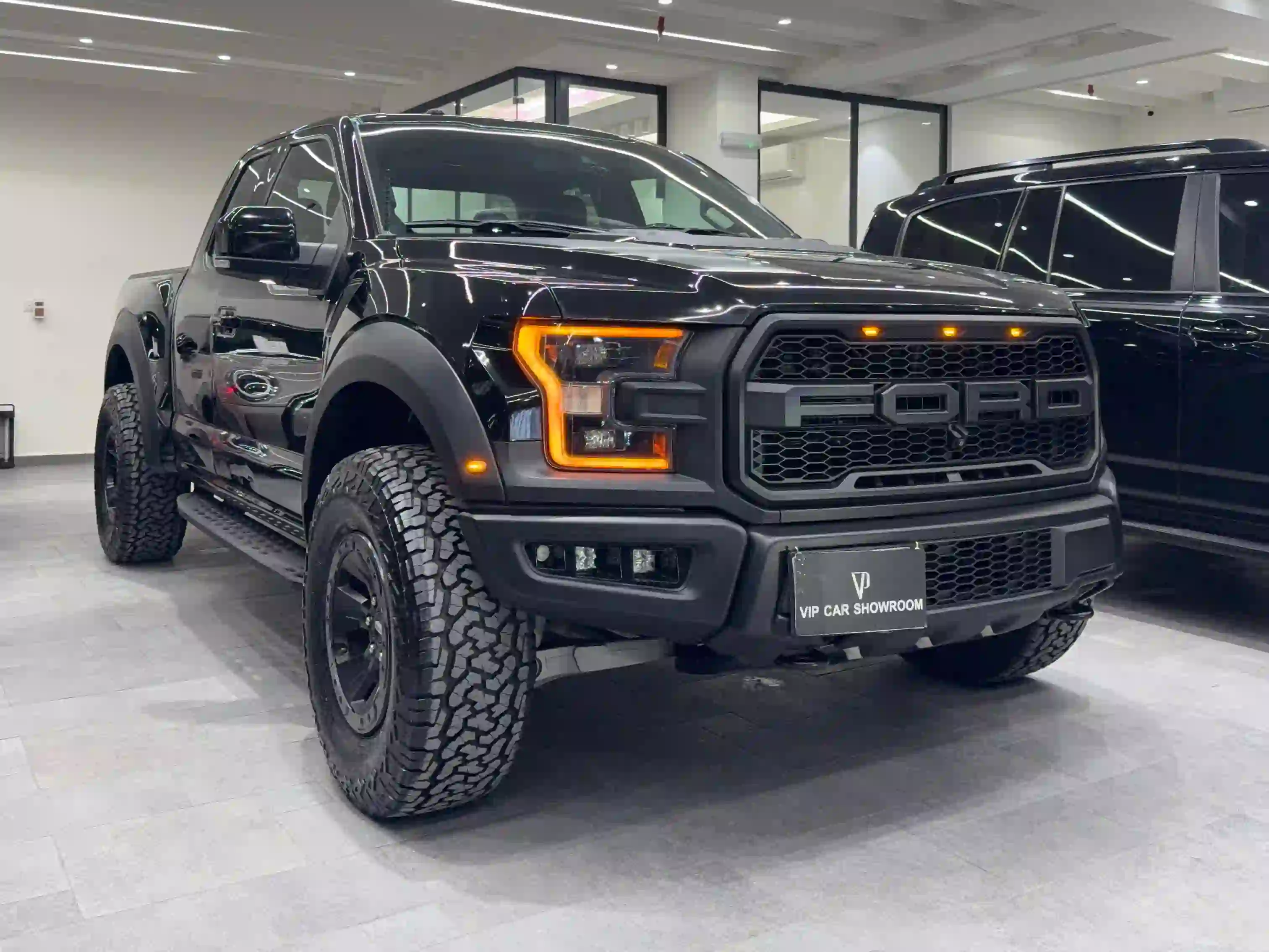 Ford Raptor 2018 - Image 2