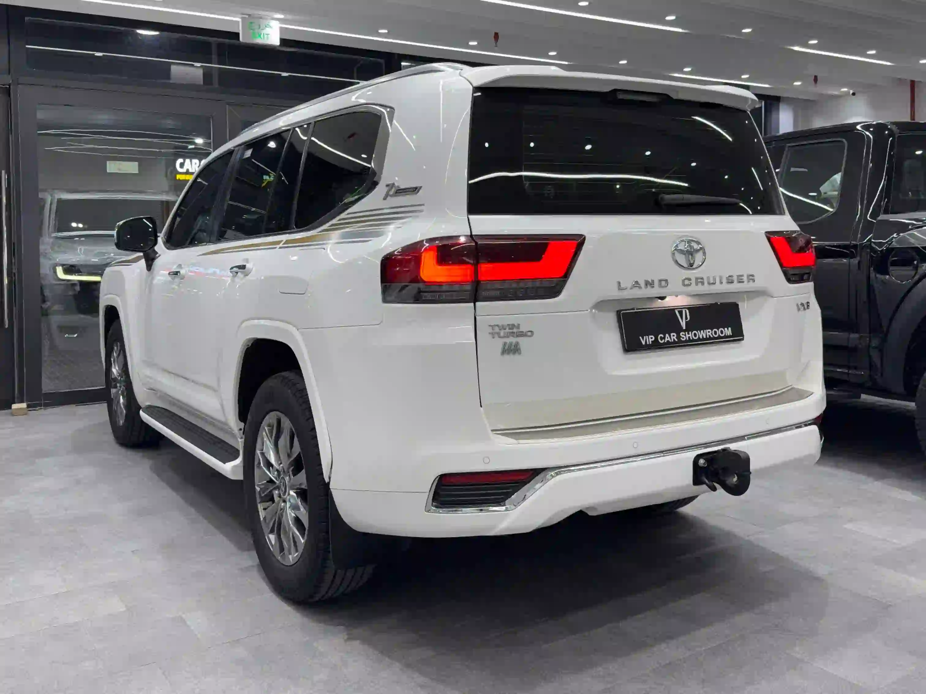 Toyota Land Cruiser VXR Twin Turbo 2022 - Image 4