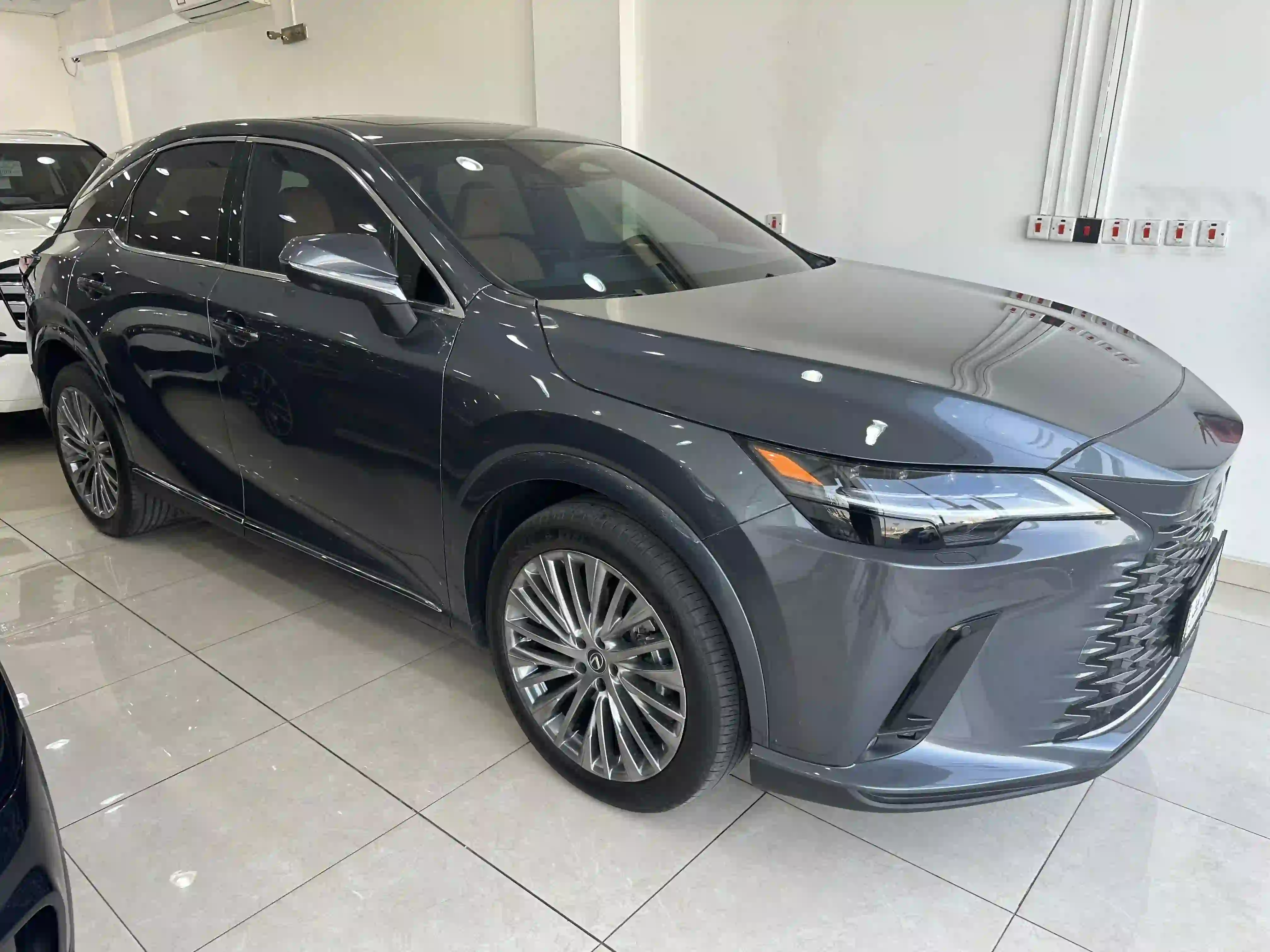 Lexus RX 350 2025 - Image 2