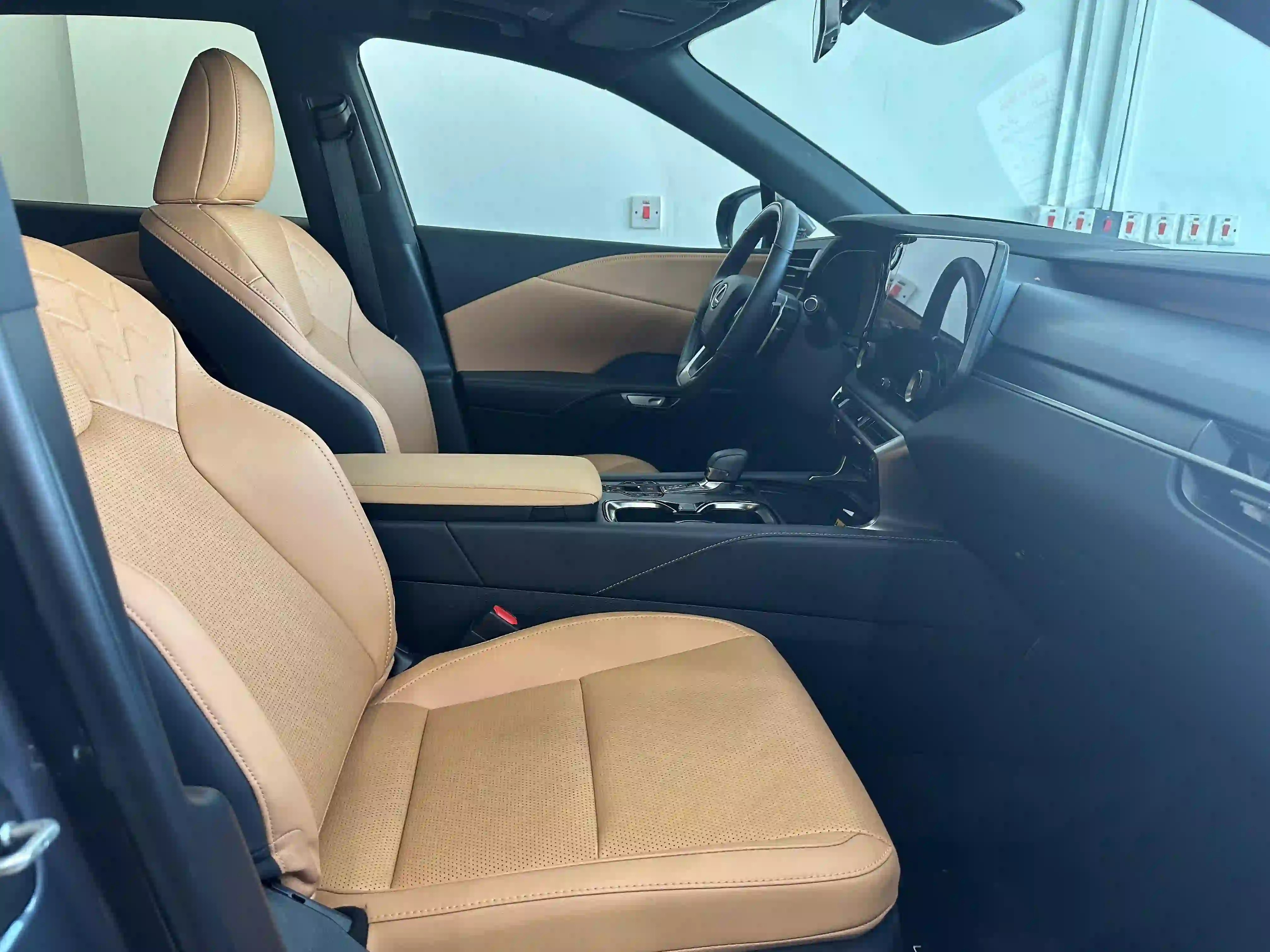 Lexus RX 350 2025 - Image 4