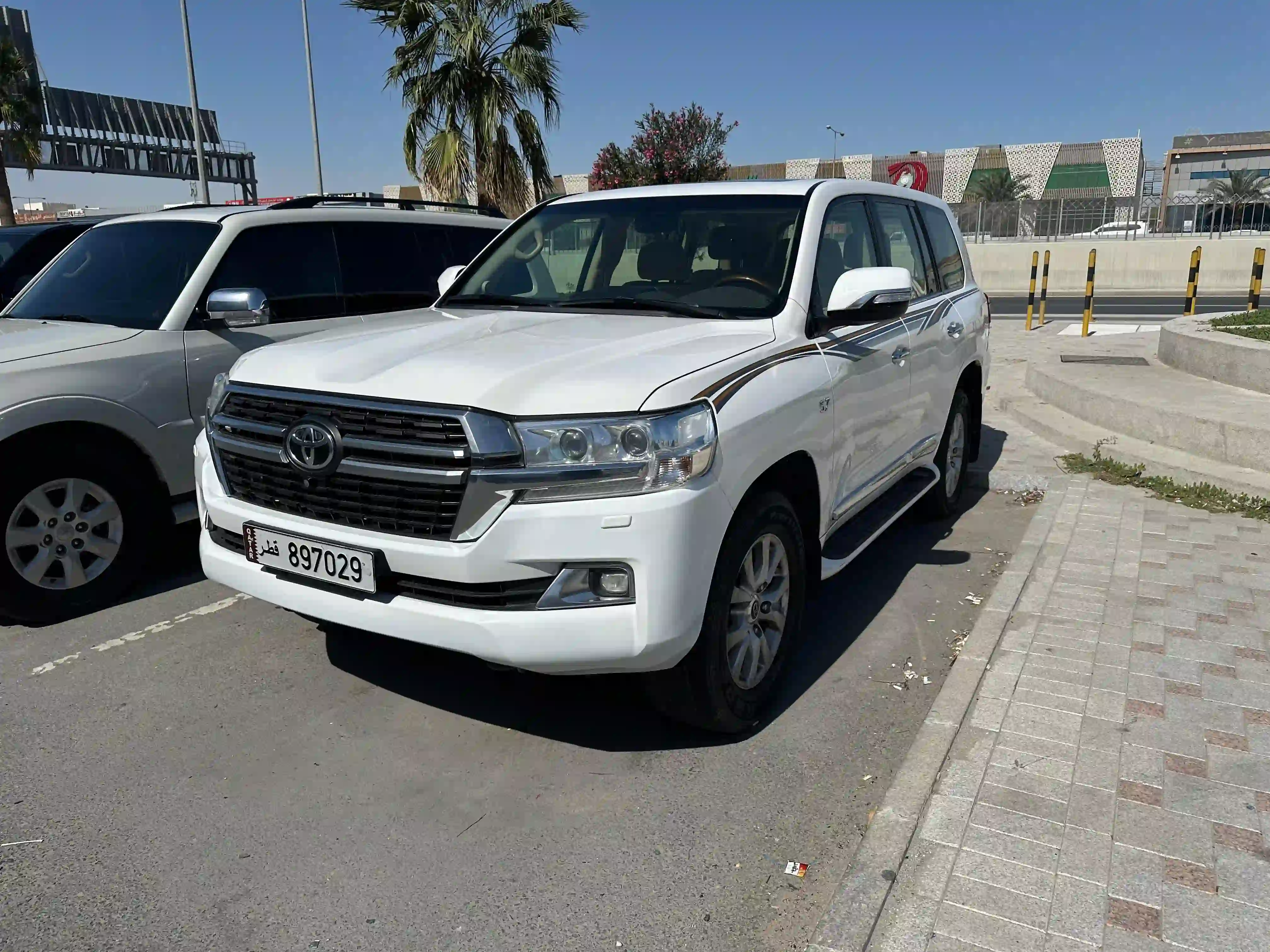 Toyota Land Cruiser VX.R 2017 - Image 2